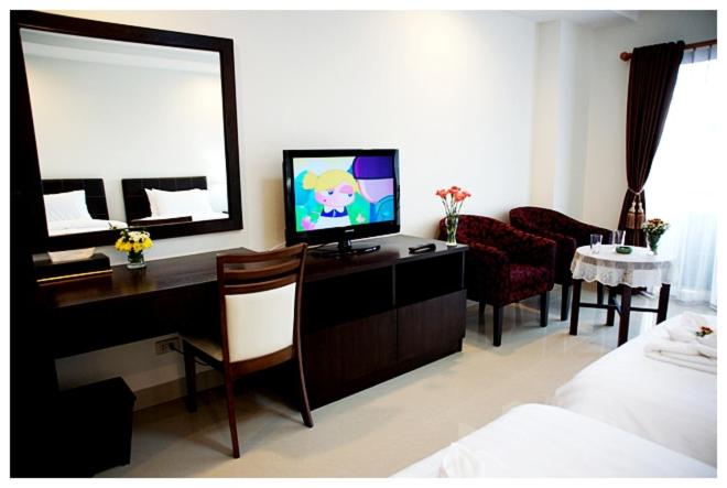 Double Room with Balcony - Photo 11