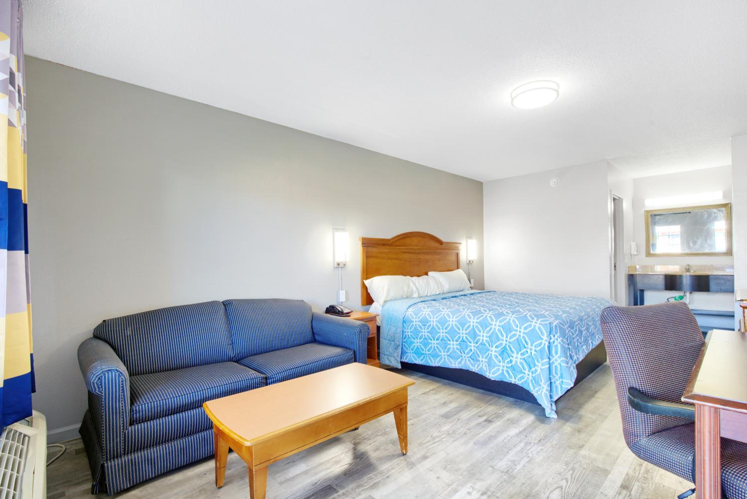 King Room - Non-Smoking photo 3