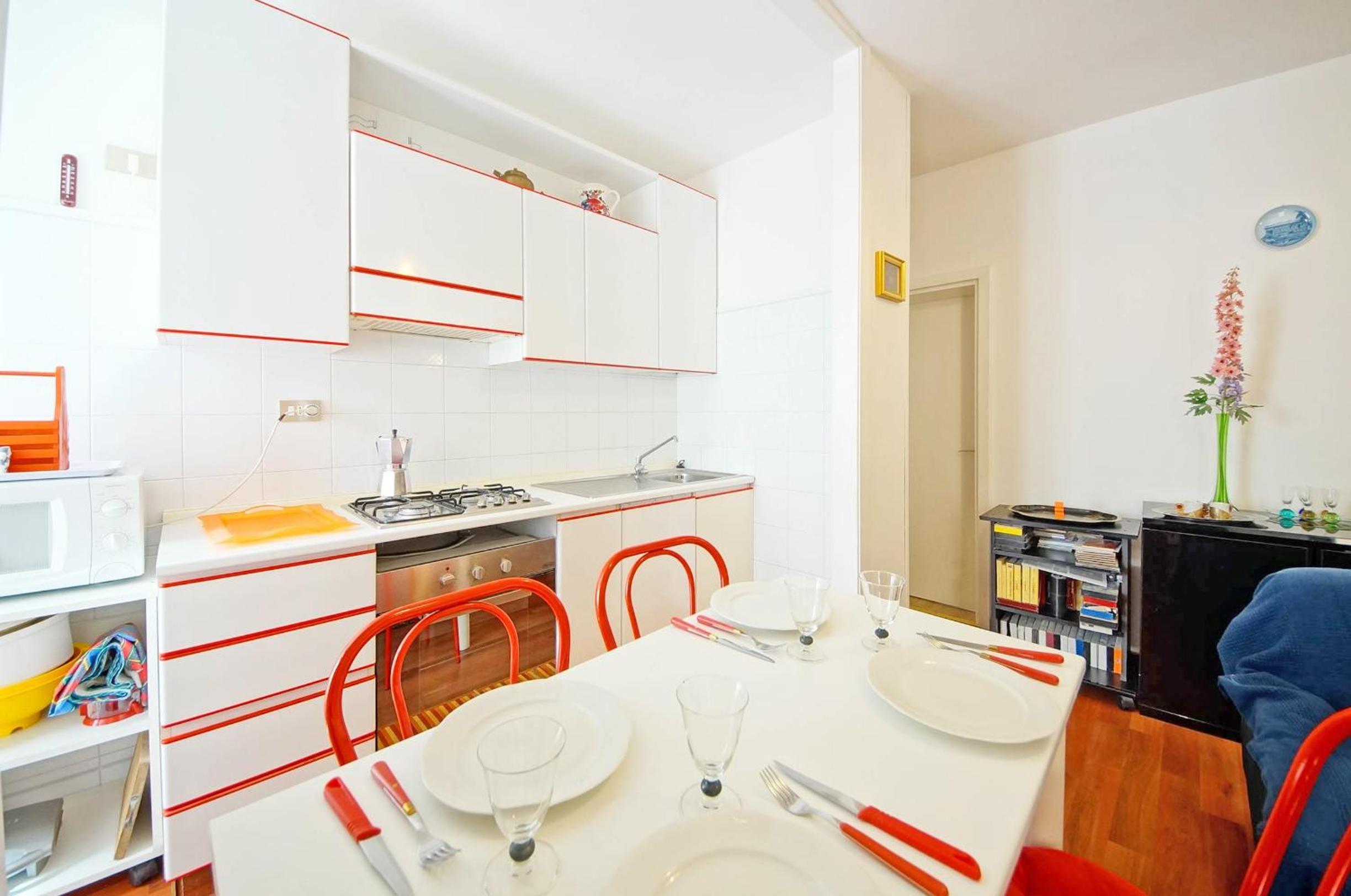 Apartment photo 2