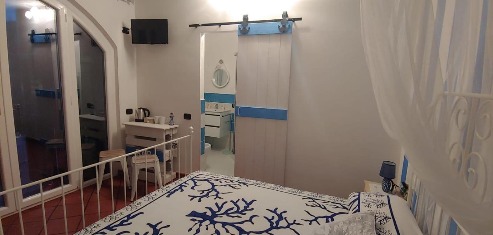Double Room with Garden View - Photo 9