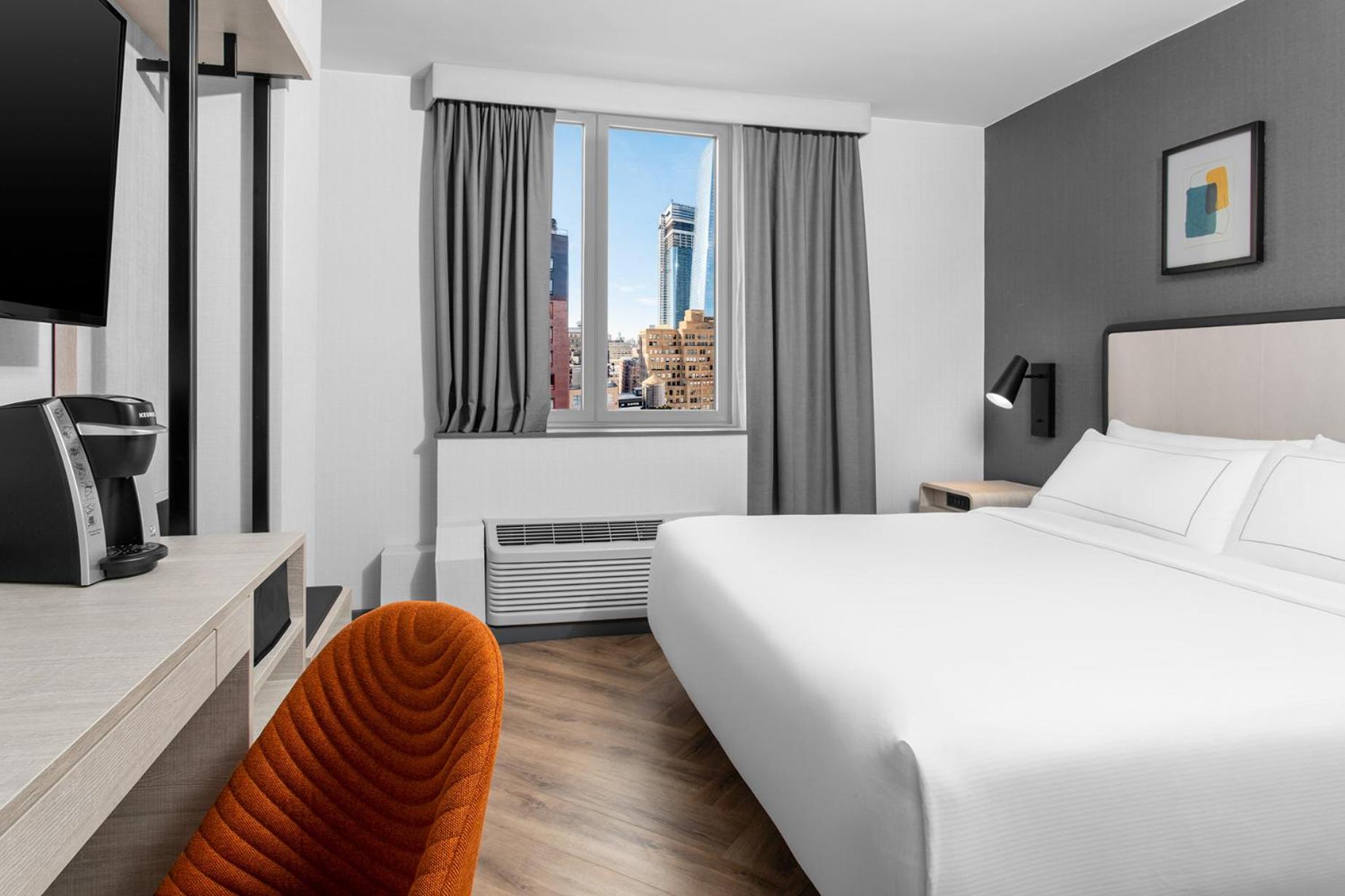 Standard Room thumbnail 5