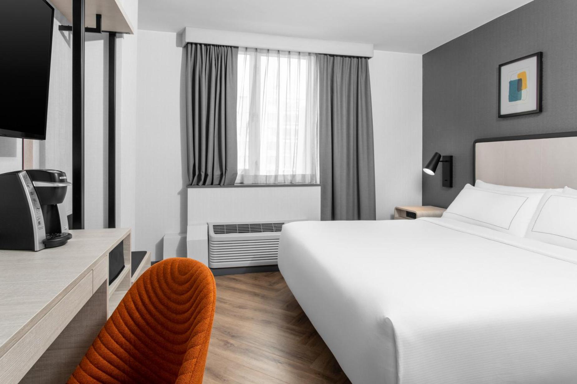 King Room - Hearing Accessible