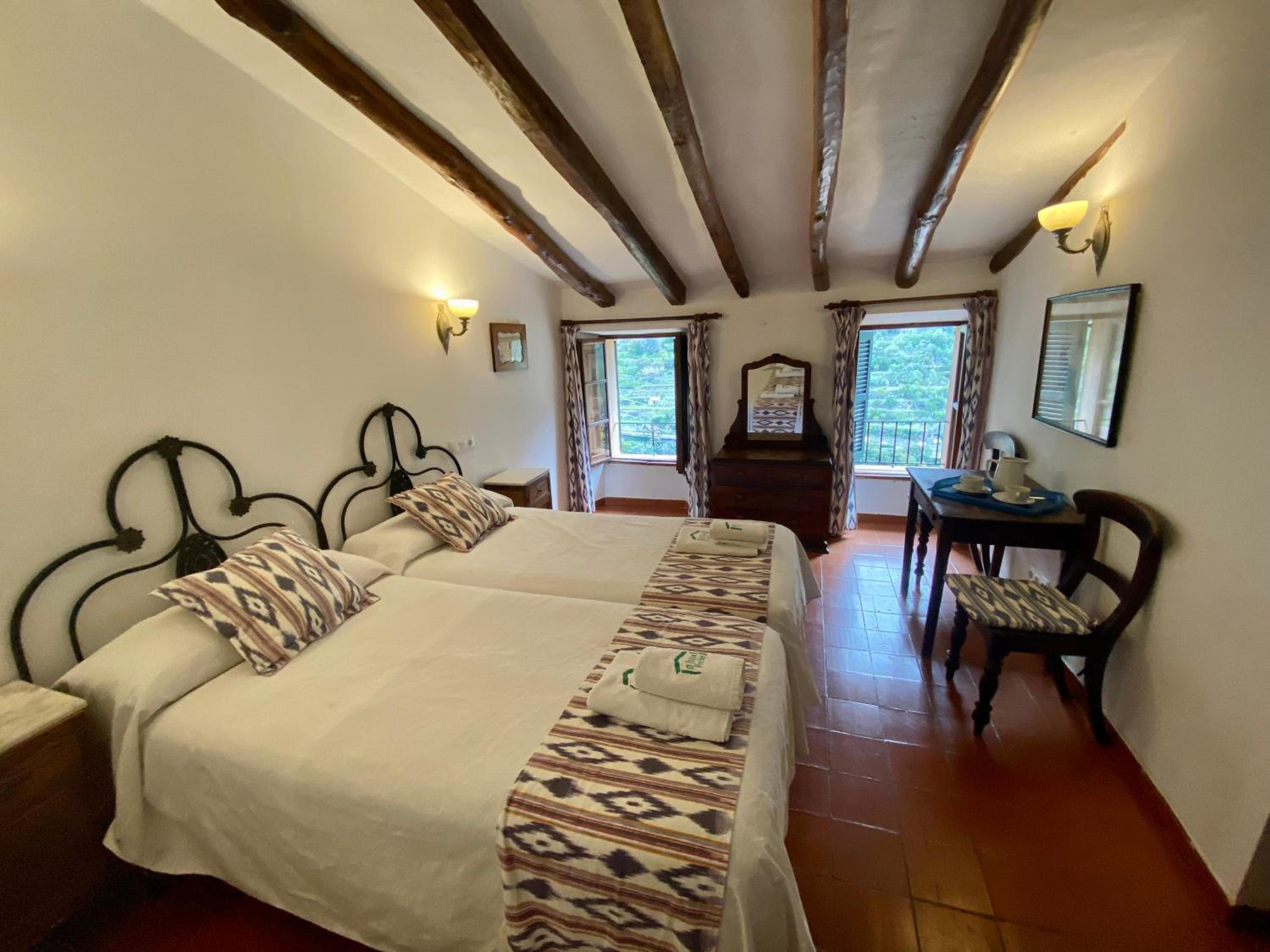Double or Twin Room - Photo 7