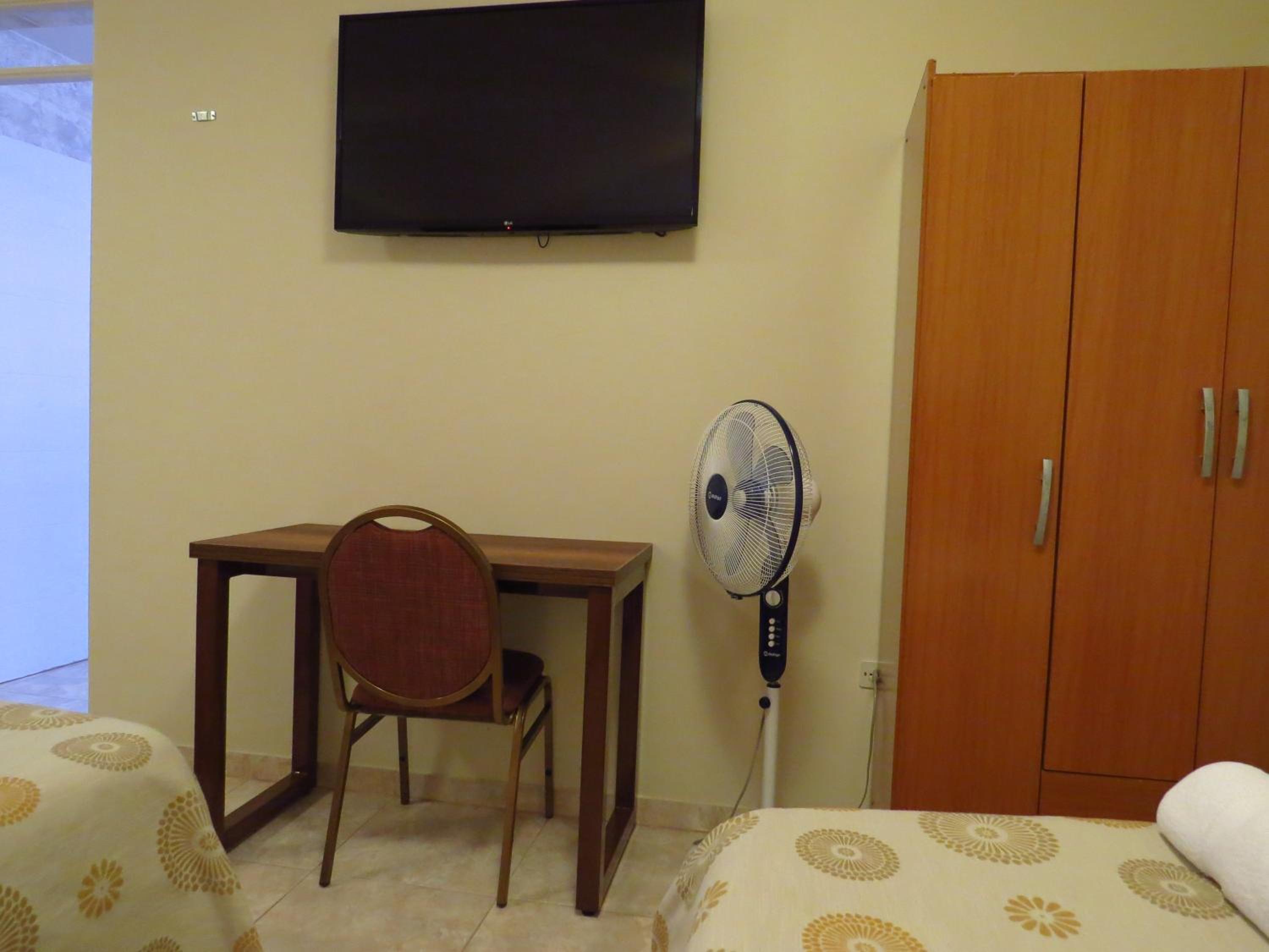 Standard Triple Room photo 2