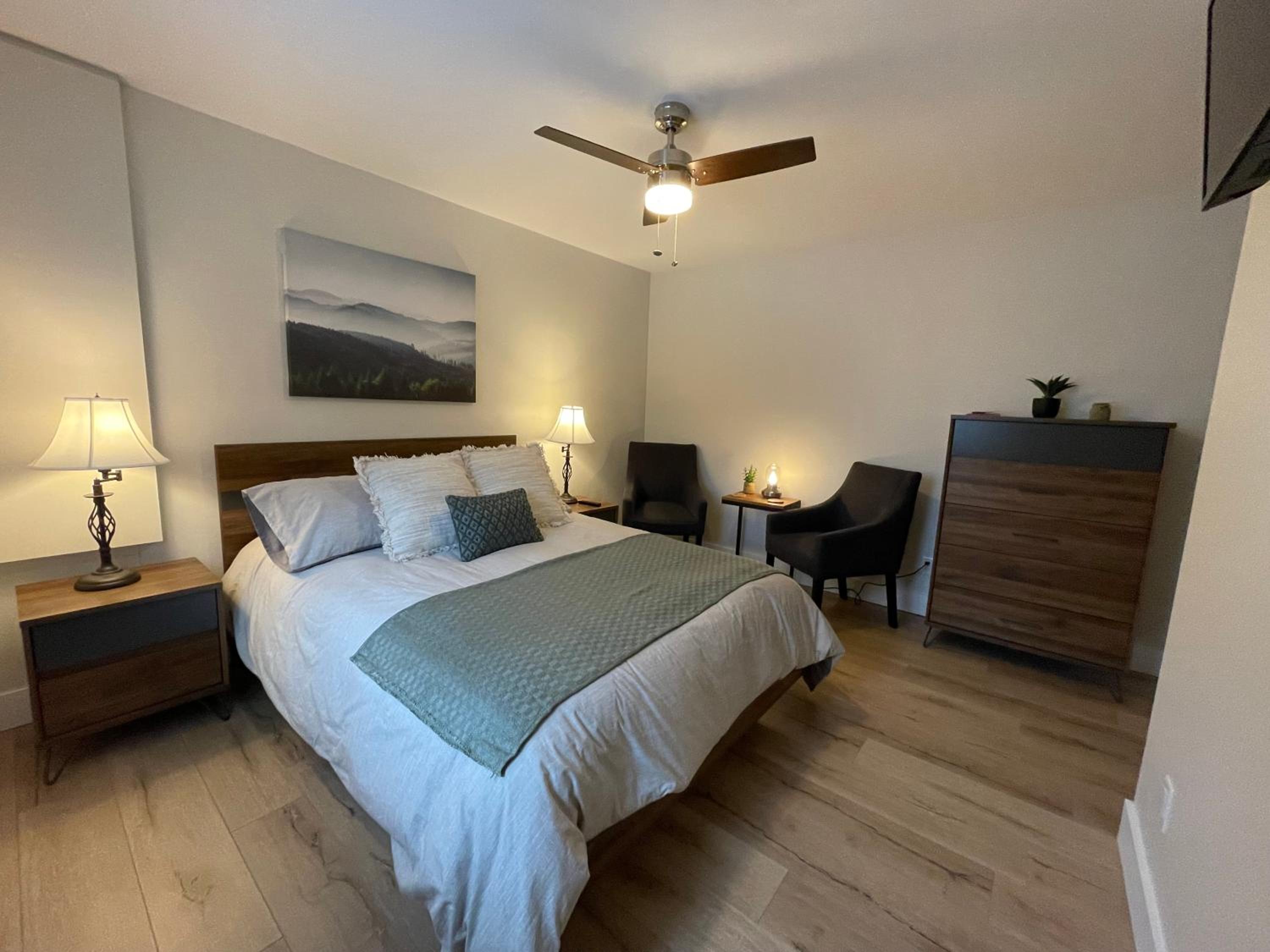 Deluxe Queen Room - Photo 2