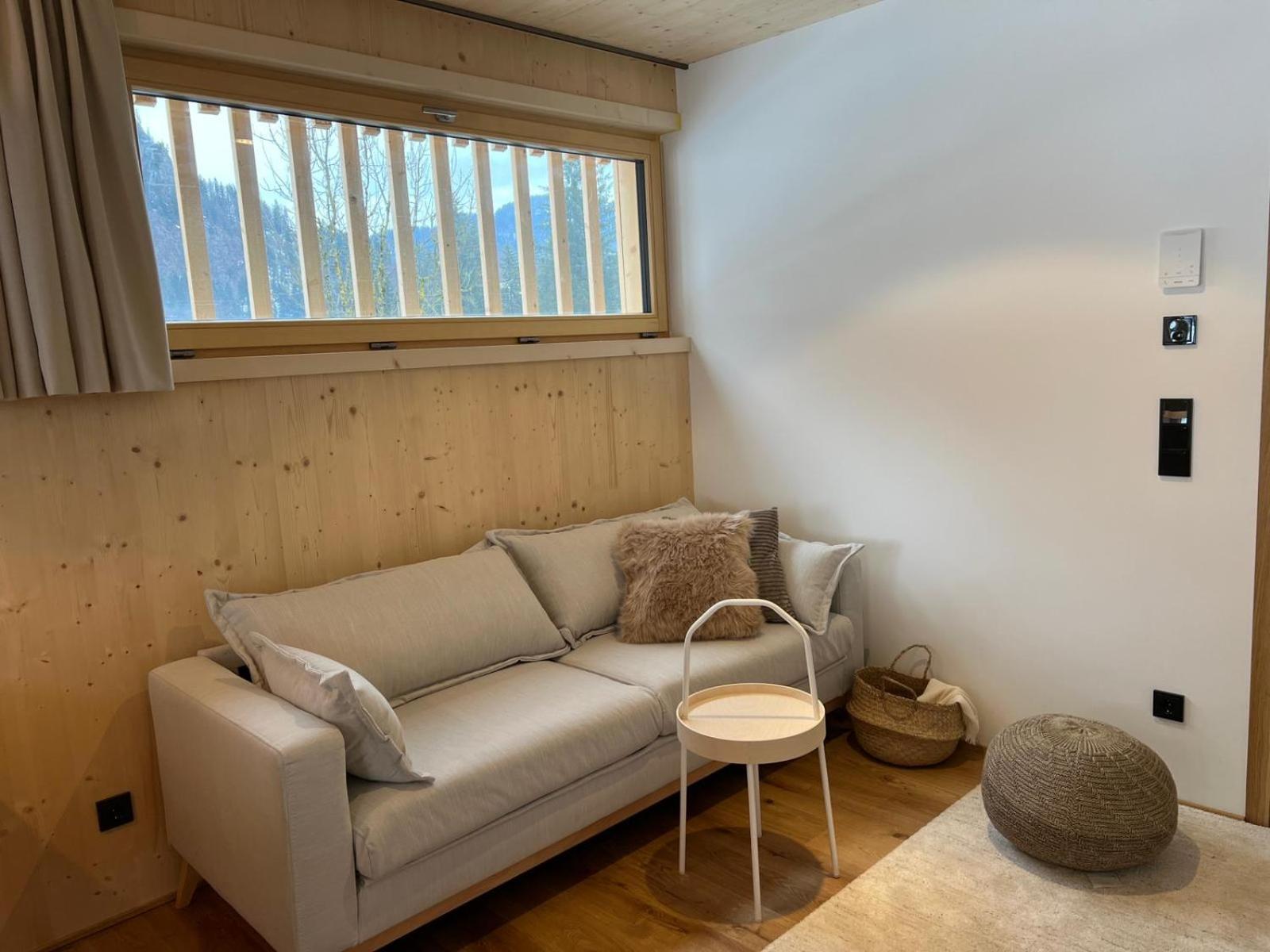 Apartment with Mountain View