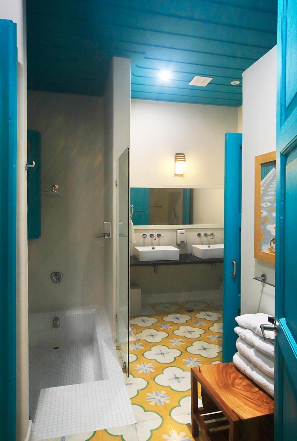Deluxe Suite photo 3