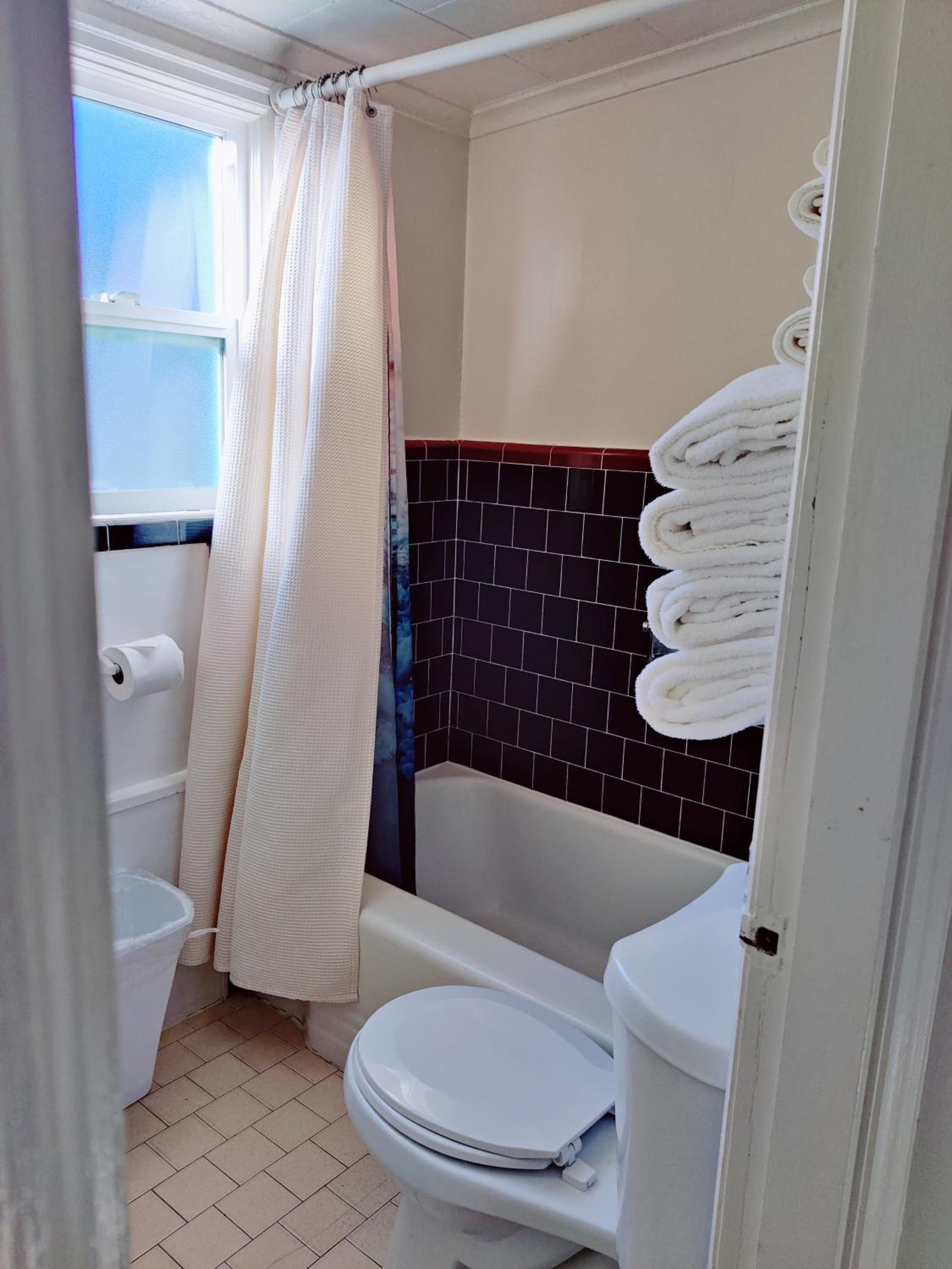 Deluxe Double Room with Extra Bed - Dog Friendly photo 2