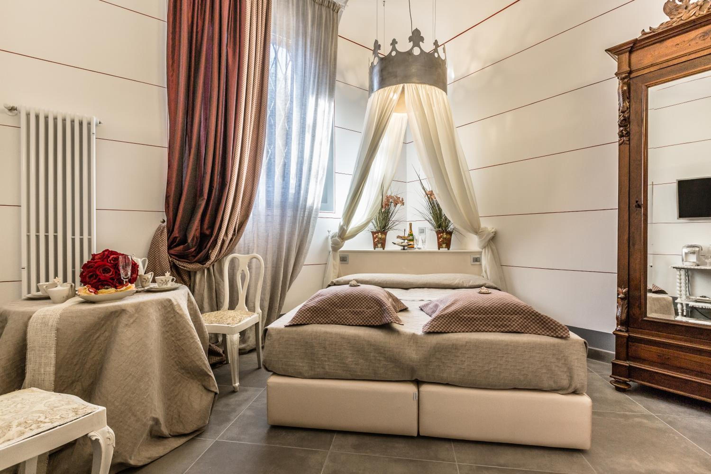 Double or Twin Room - Photo 1