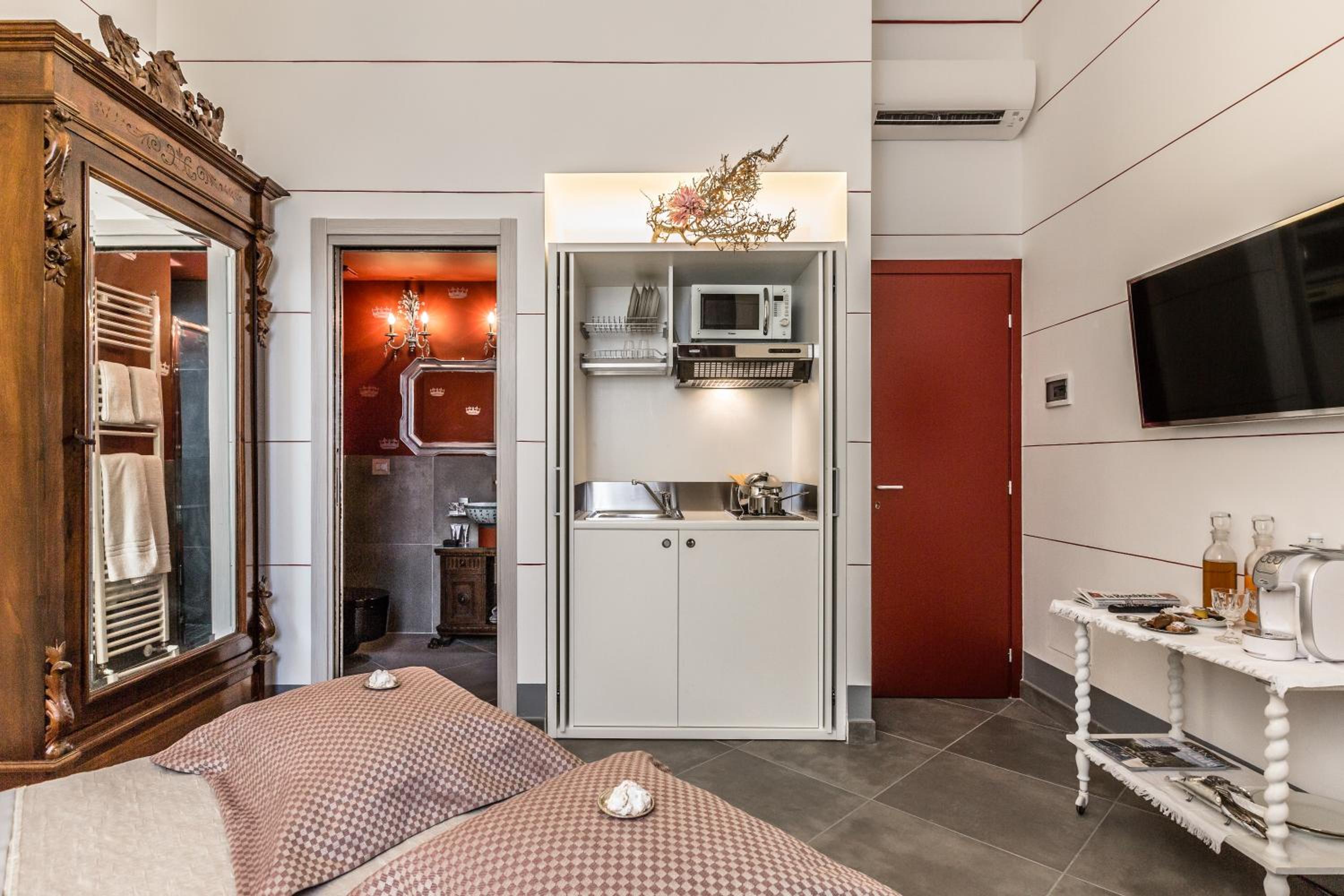 Double or Twin Room - Photo 6