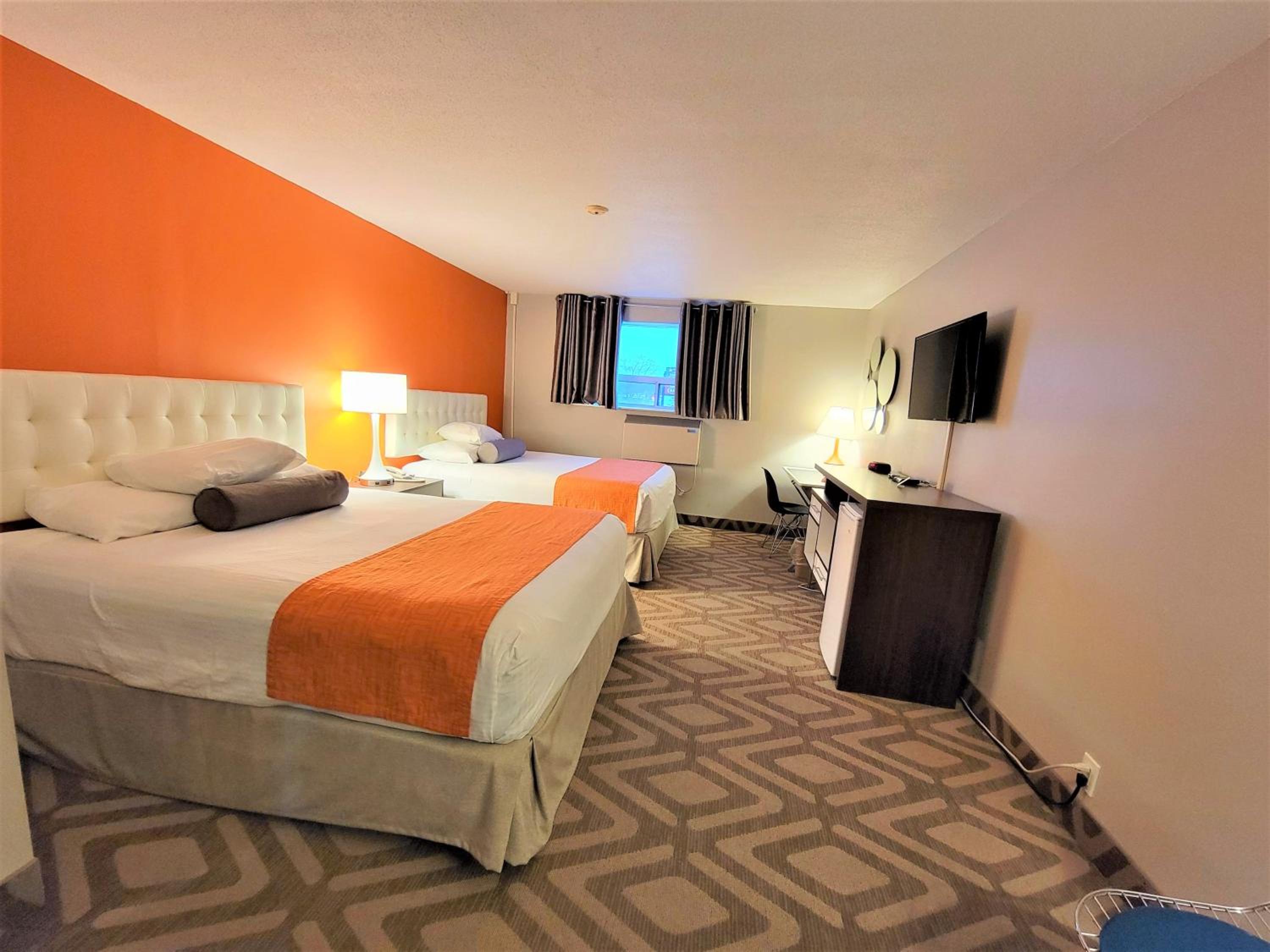 Double Room with Two Double Beds - Non-Smoking