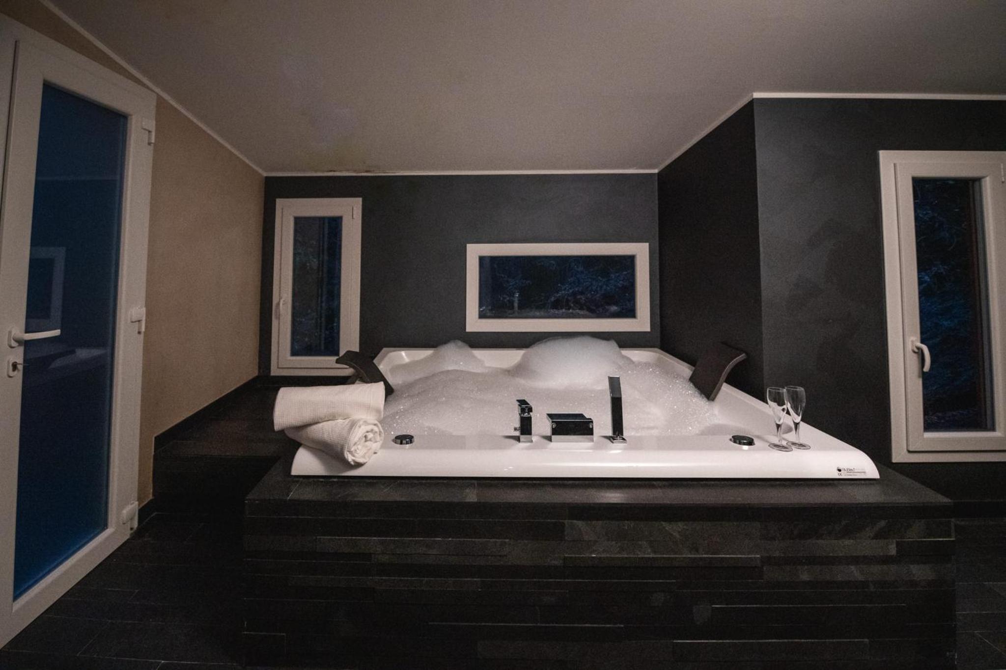 Two-Bedroom Apartment - Photo 13