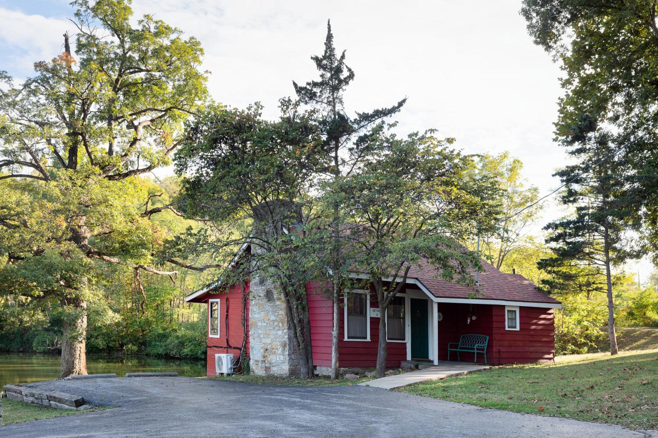 Two-Bedroom Cottage photo 2