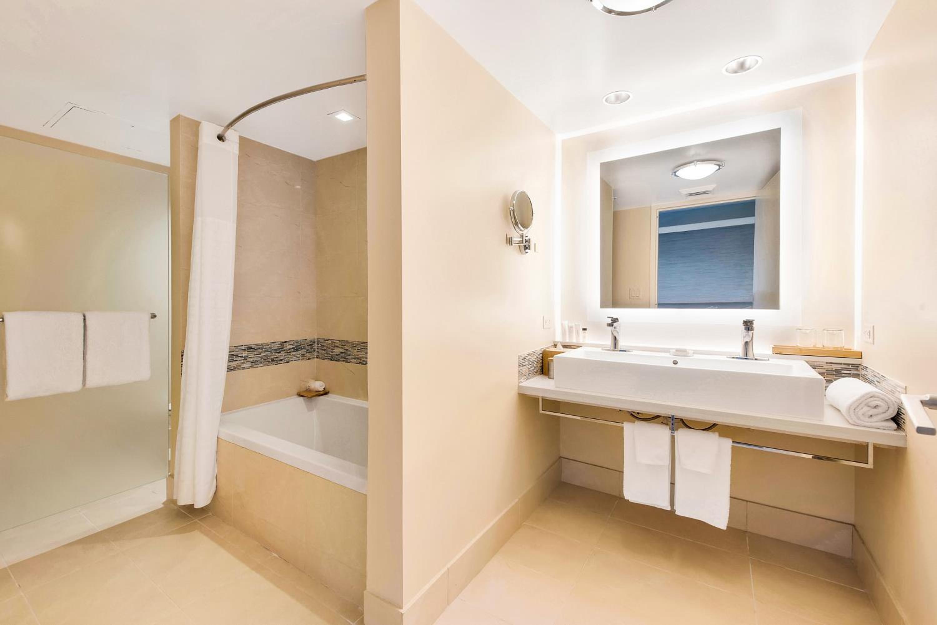 Bay View Suite King - Photo 4