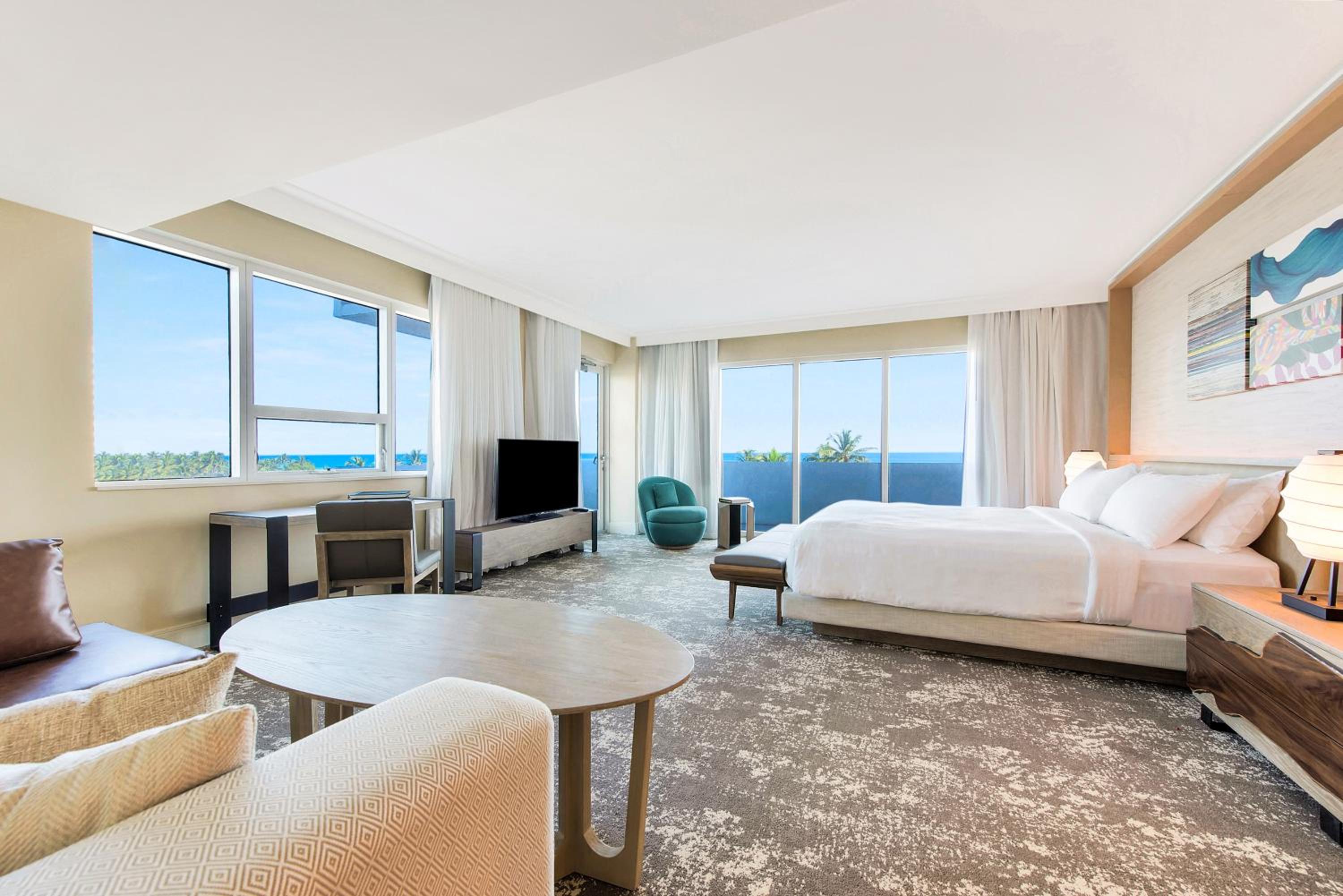 Ocean View Suite King with Balcony - Photo 3