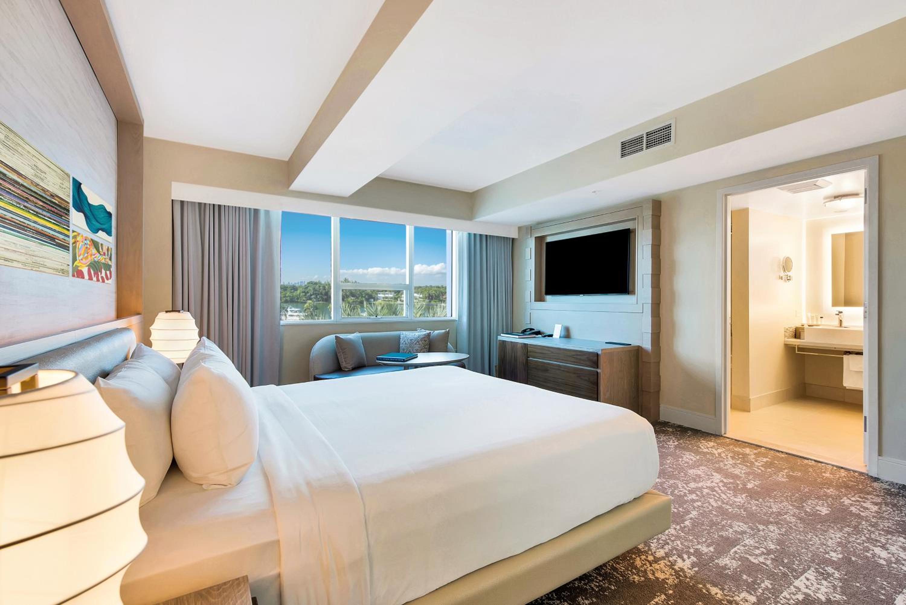 Bay View King - Photo 1