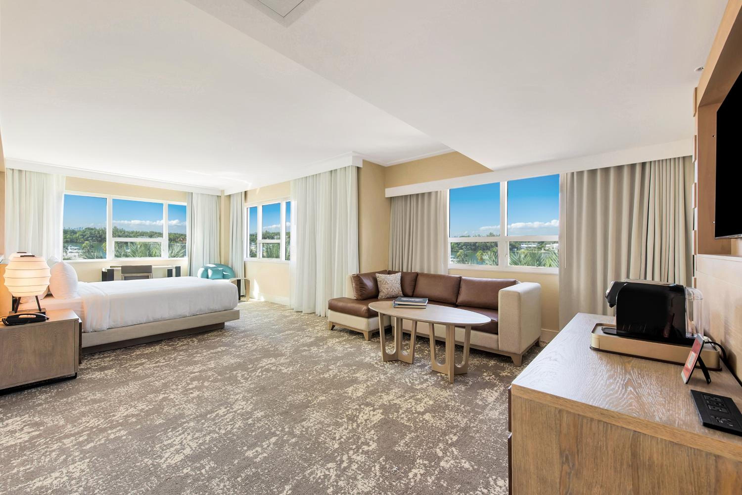 Bay View Suite King - Photo 1