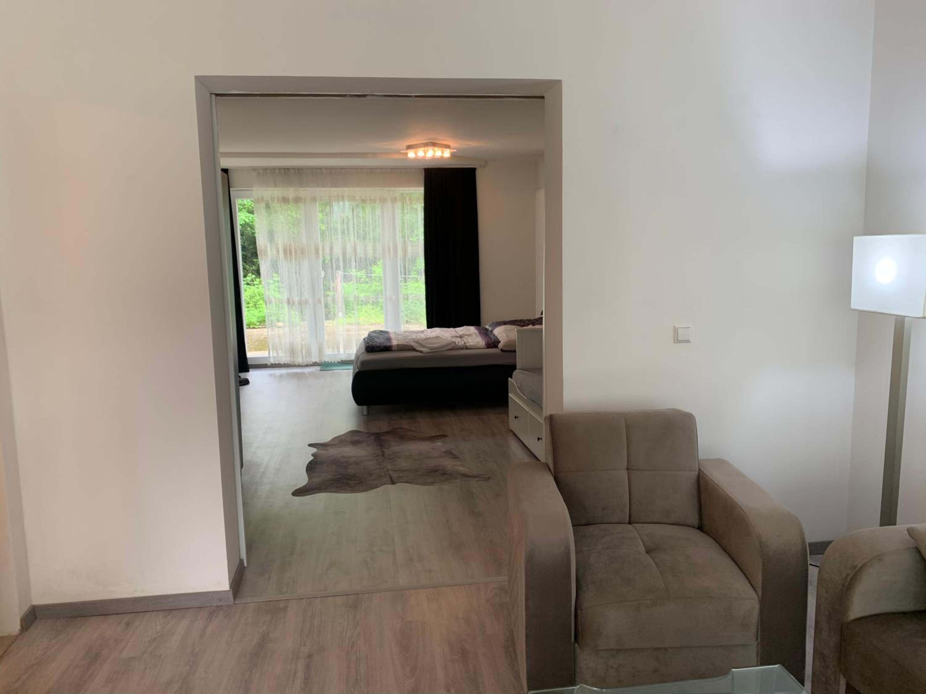 One-Bedroom Apartment - Photo 2