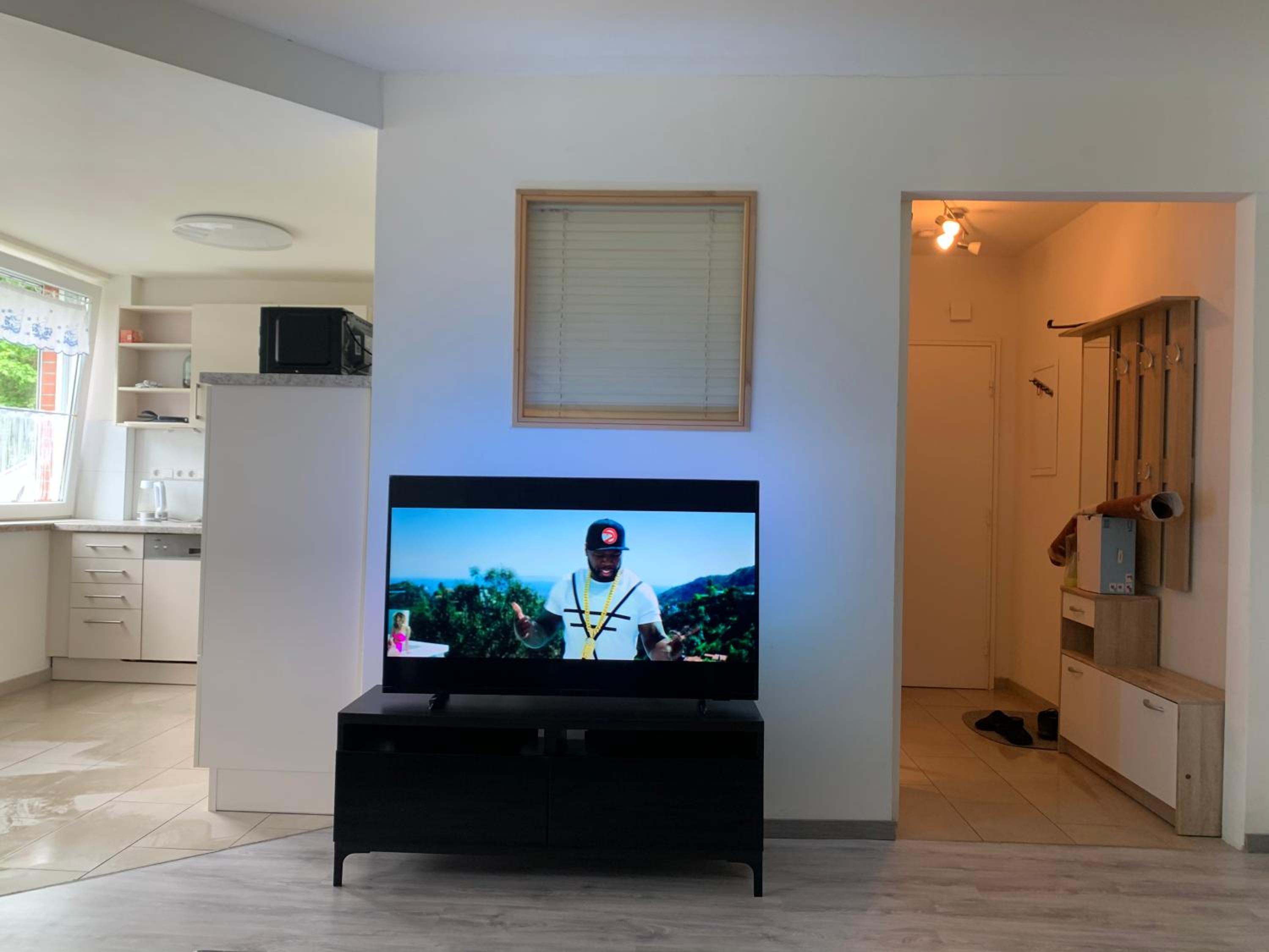 One-Bedroom Apartment - Photo 11