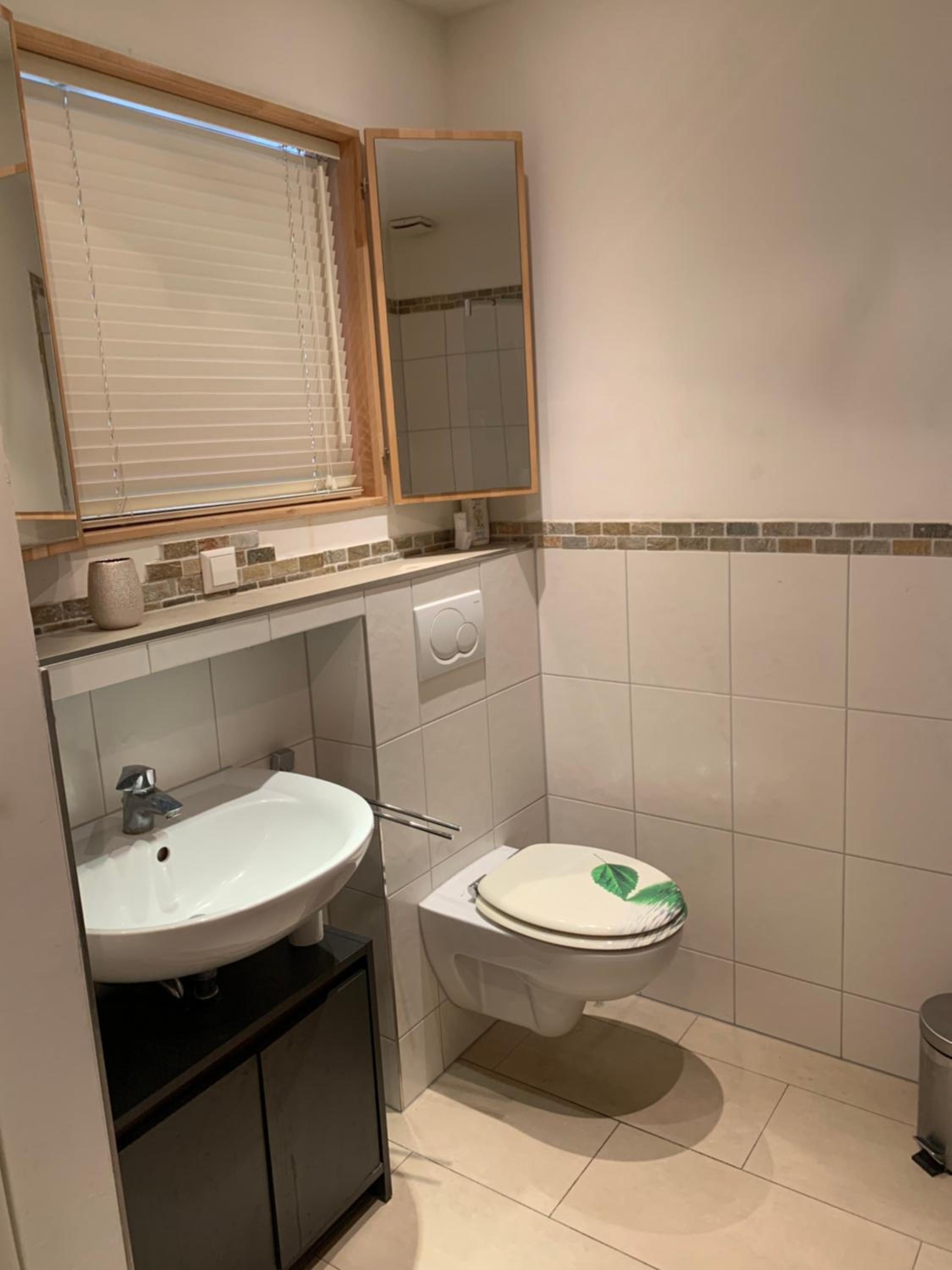 One-Bedroom Apartment - Photo 6
