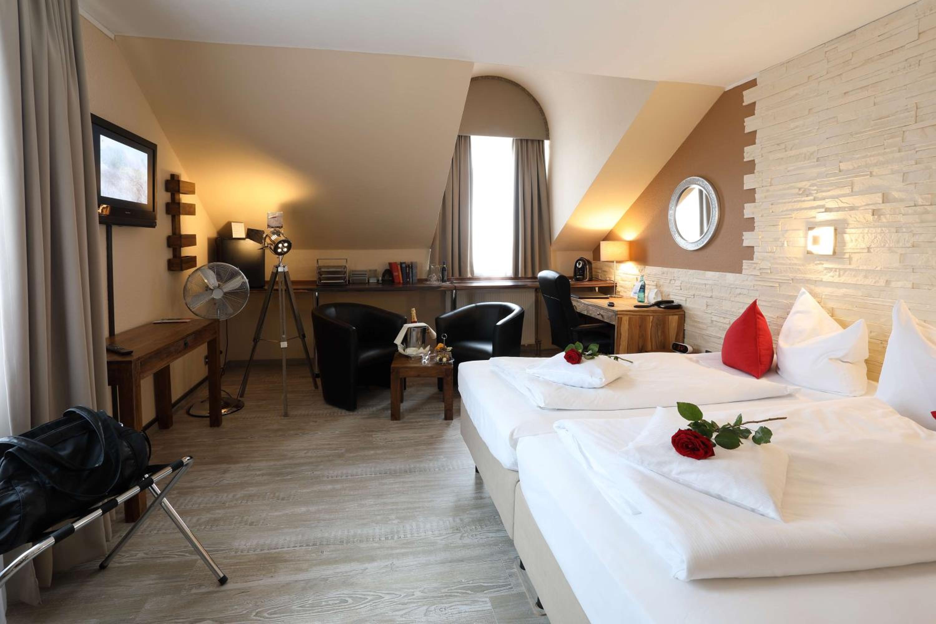 Superior Twin Room - Photo 2