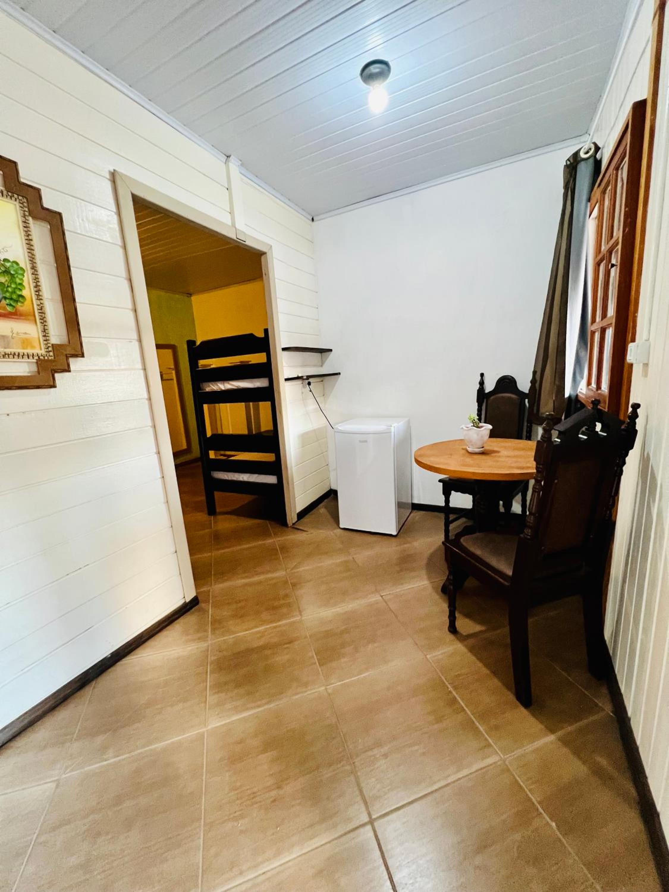 Family Room with Private Bathroom photo 3