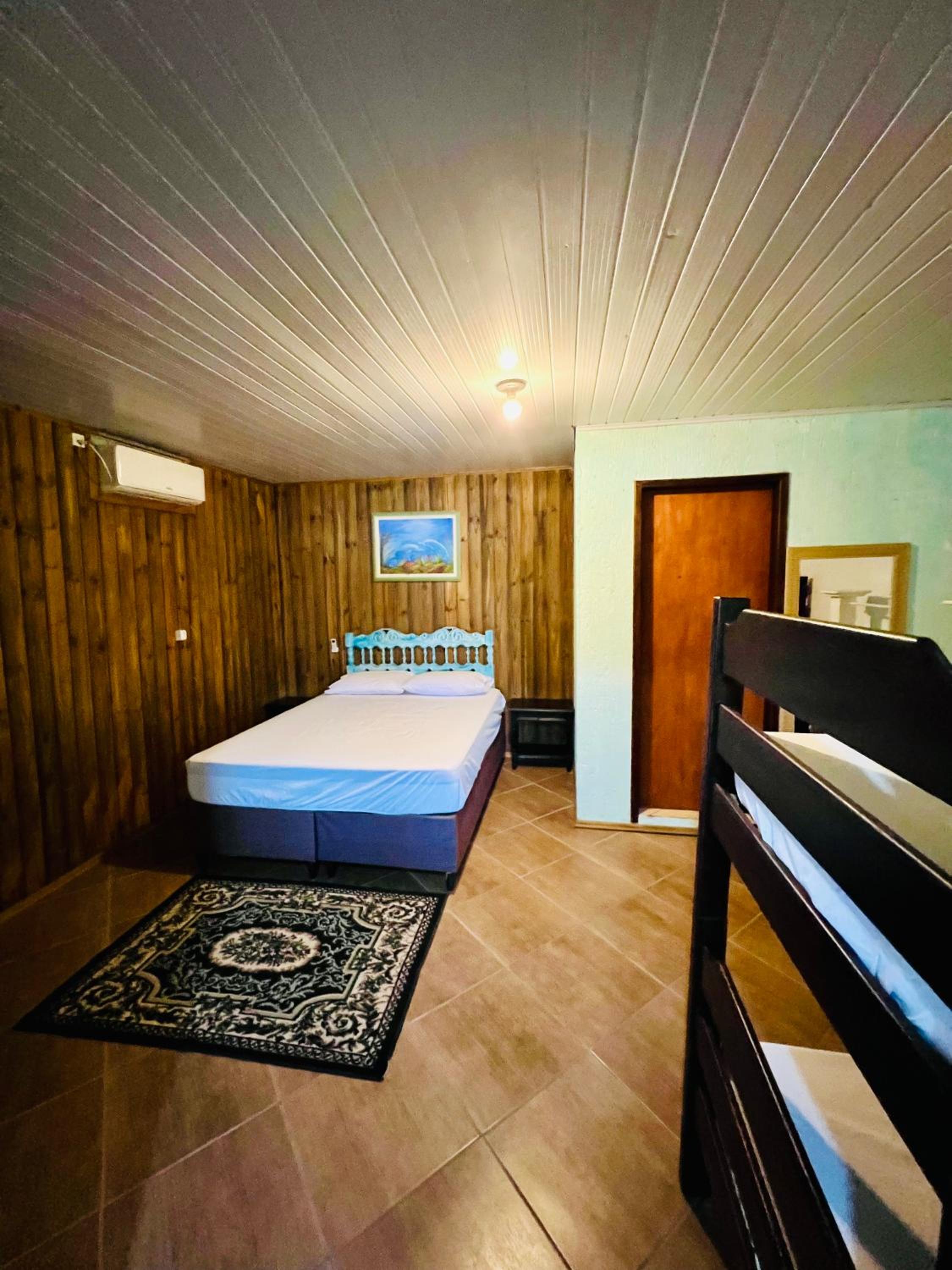 Family Room with Private Bathroom photo 1