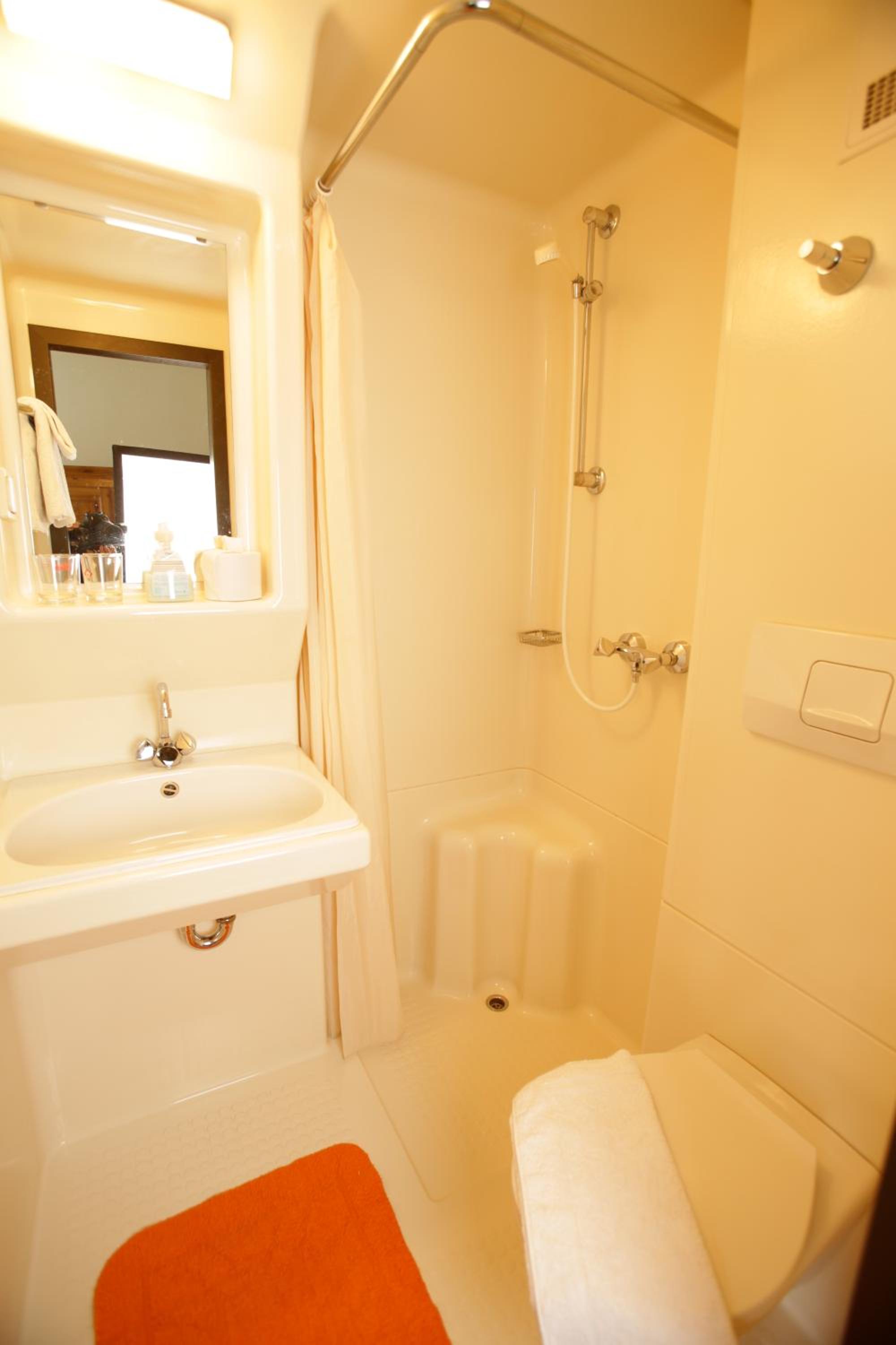 Twin Room with Balcony photo 2