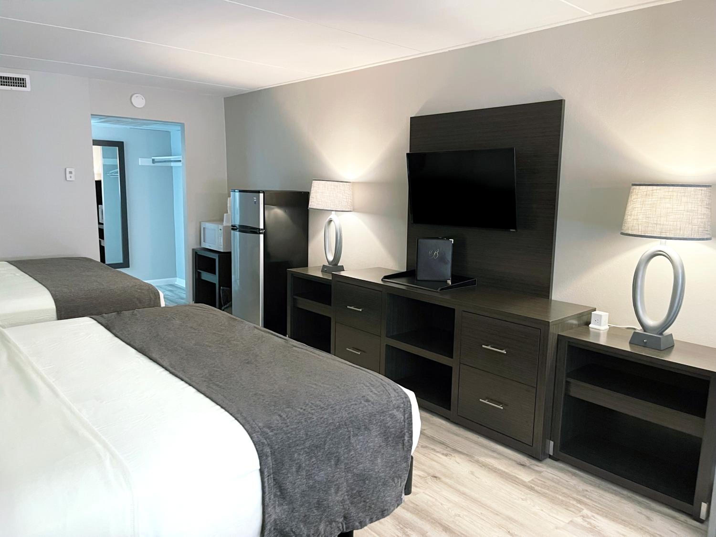 Deluxe King Room - Photo 1
