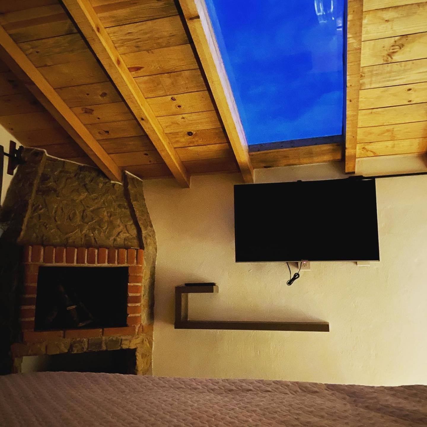 Superior Bungalow - Photo 3
