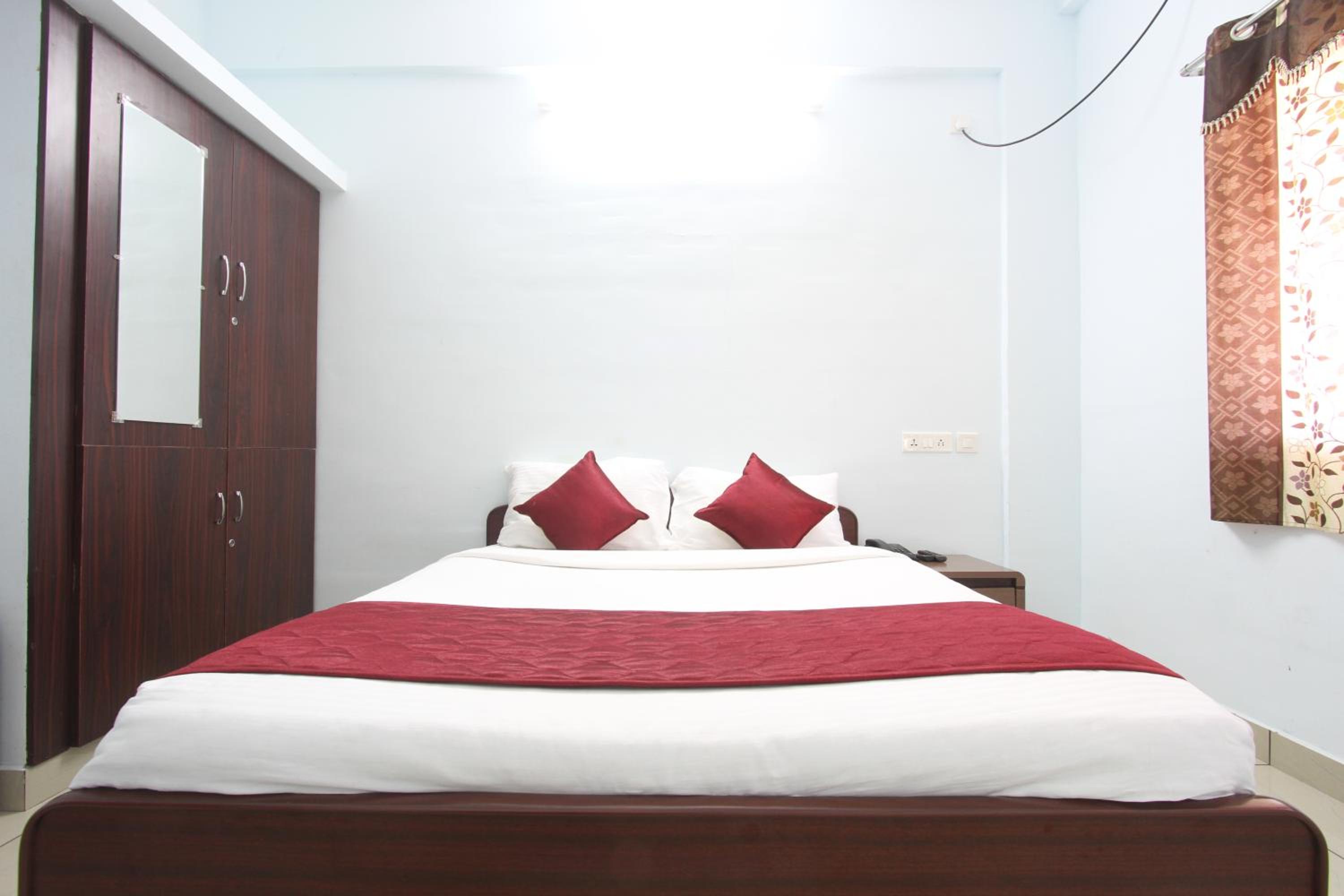 Two-Bedroom Suite - Photo 6