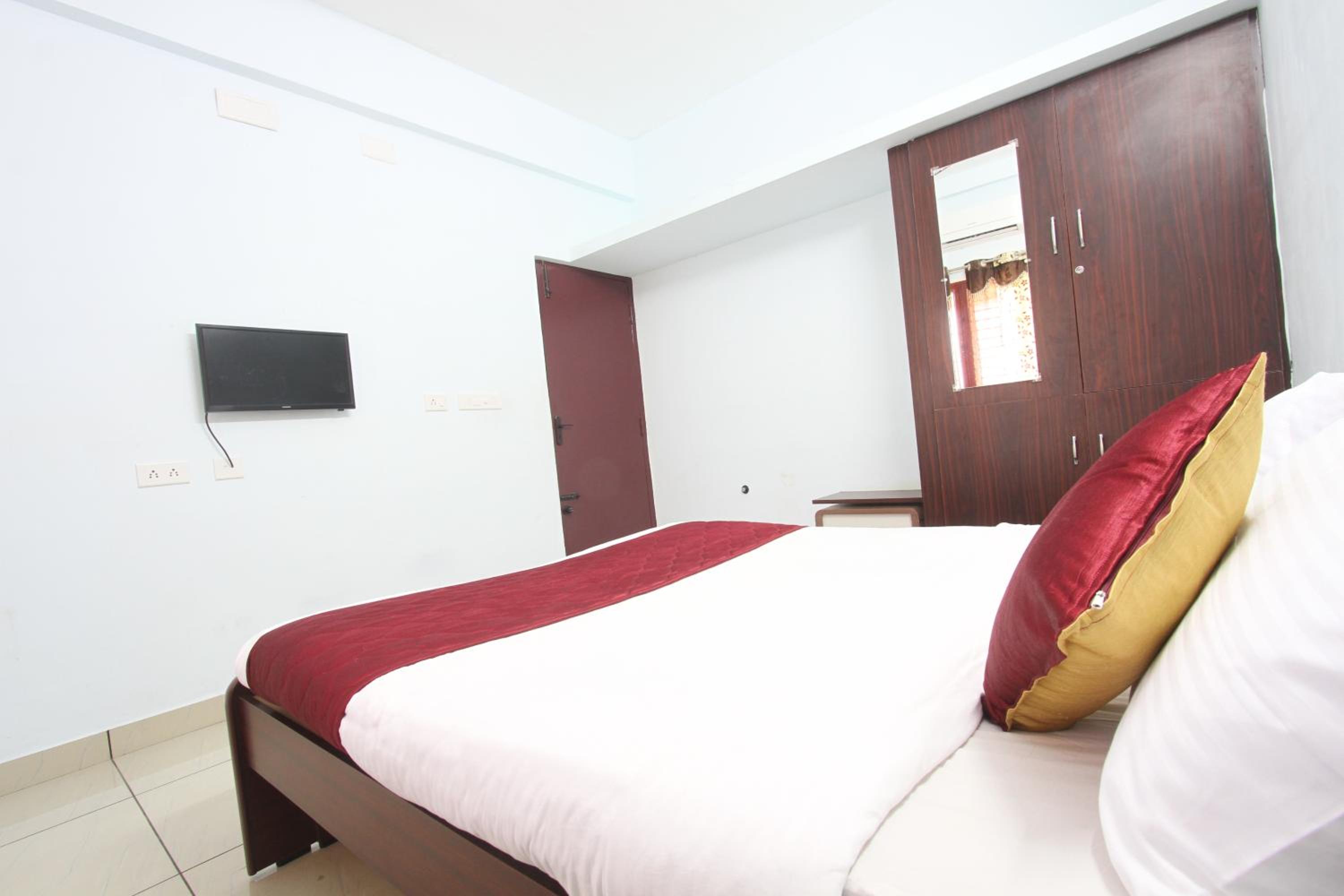 Two-Bedroom Apartment - Photo 8
