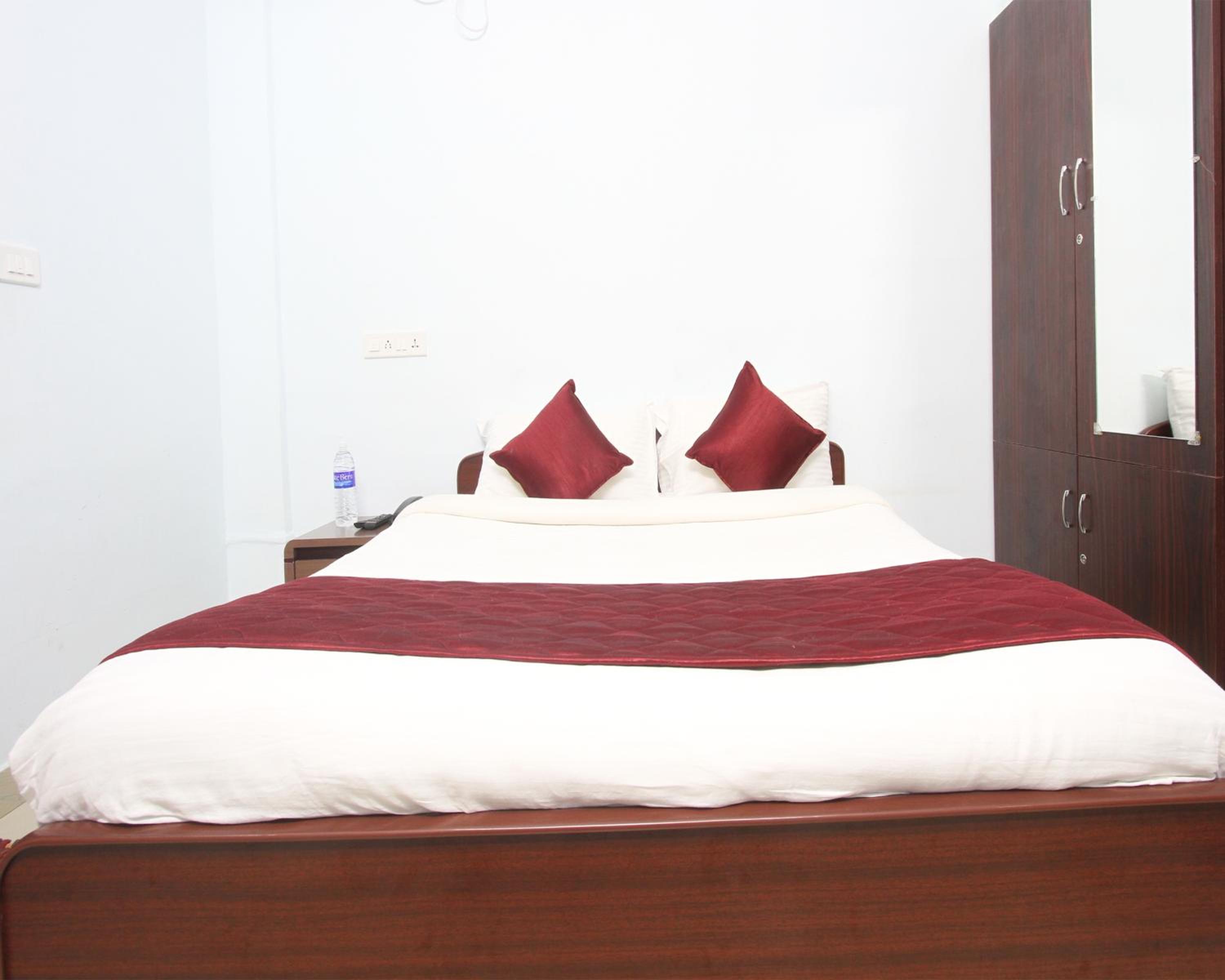Two-Bedroom Apartment - Photo 4