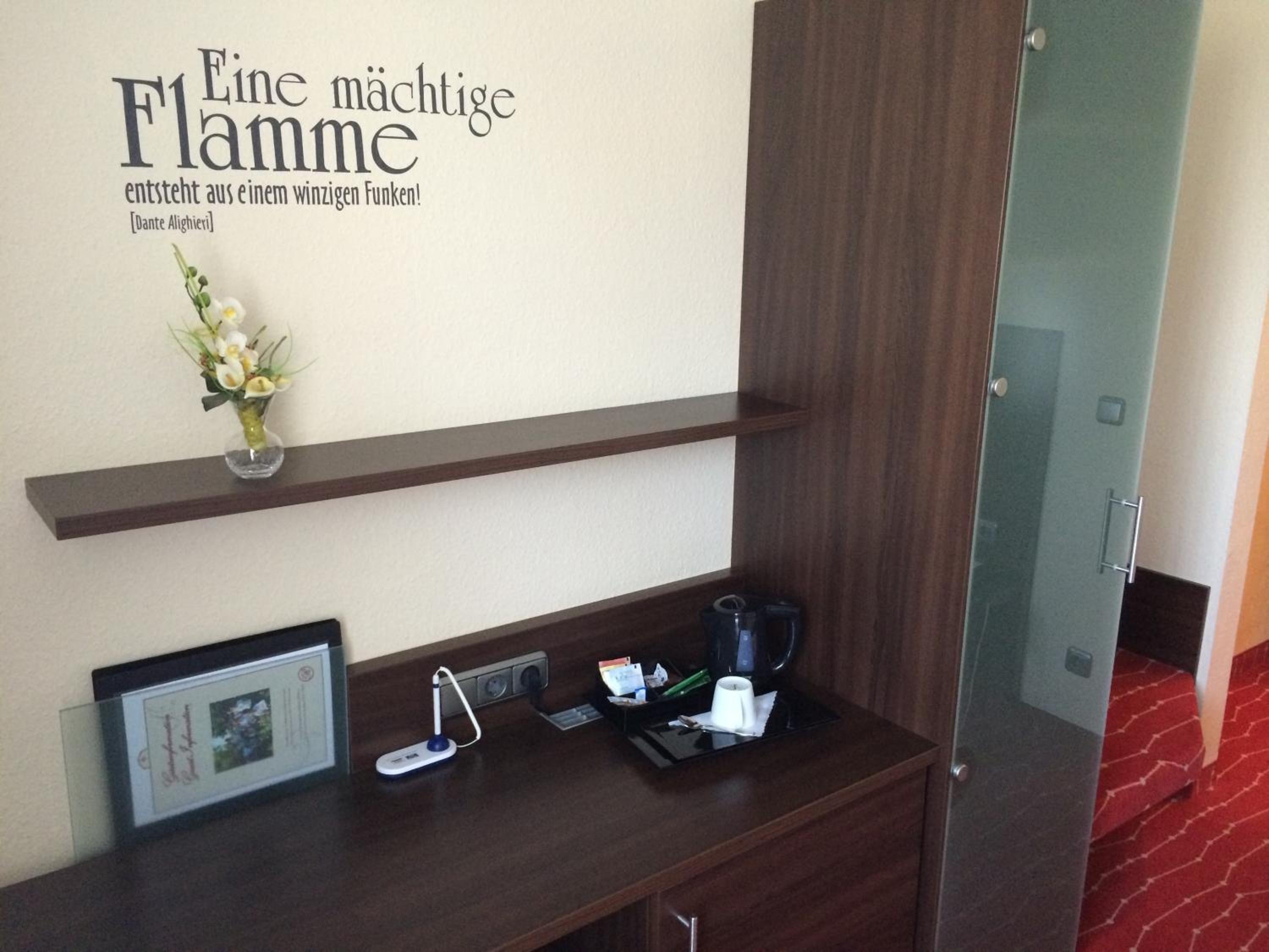 Single Room photo 2