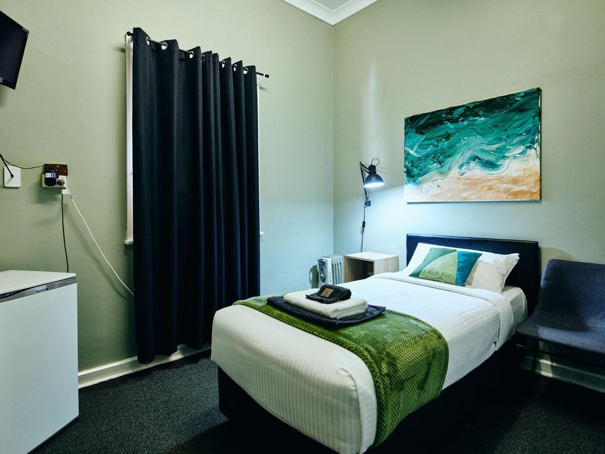 Single Room with Shared Bathroom