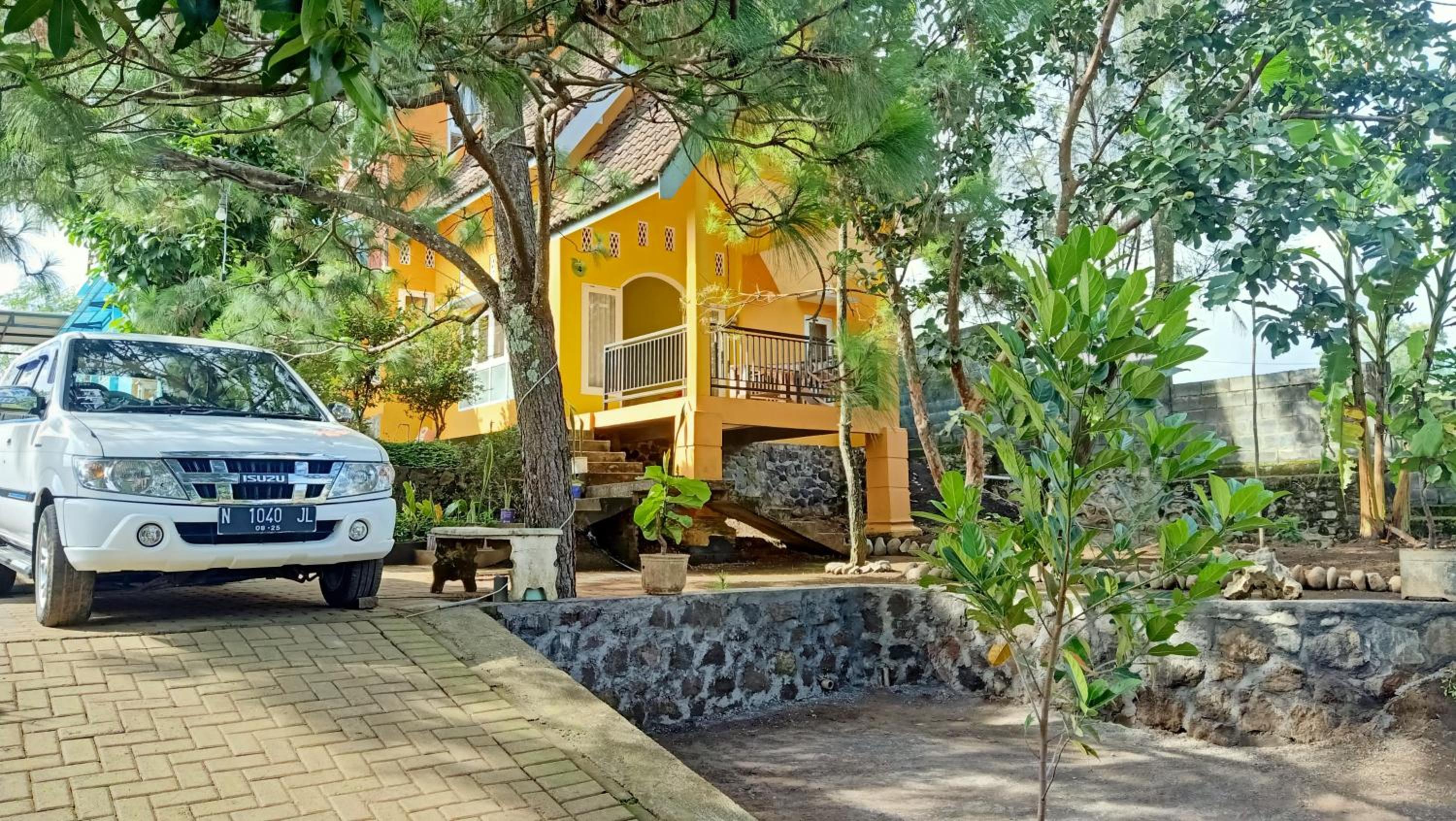Three-Bedroom House - Photo 37