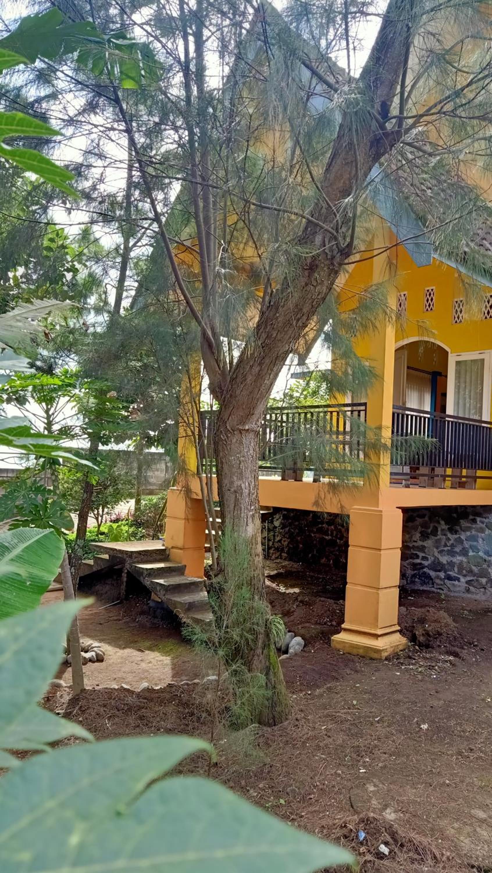 Three-Bedroom House - Photo 16
