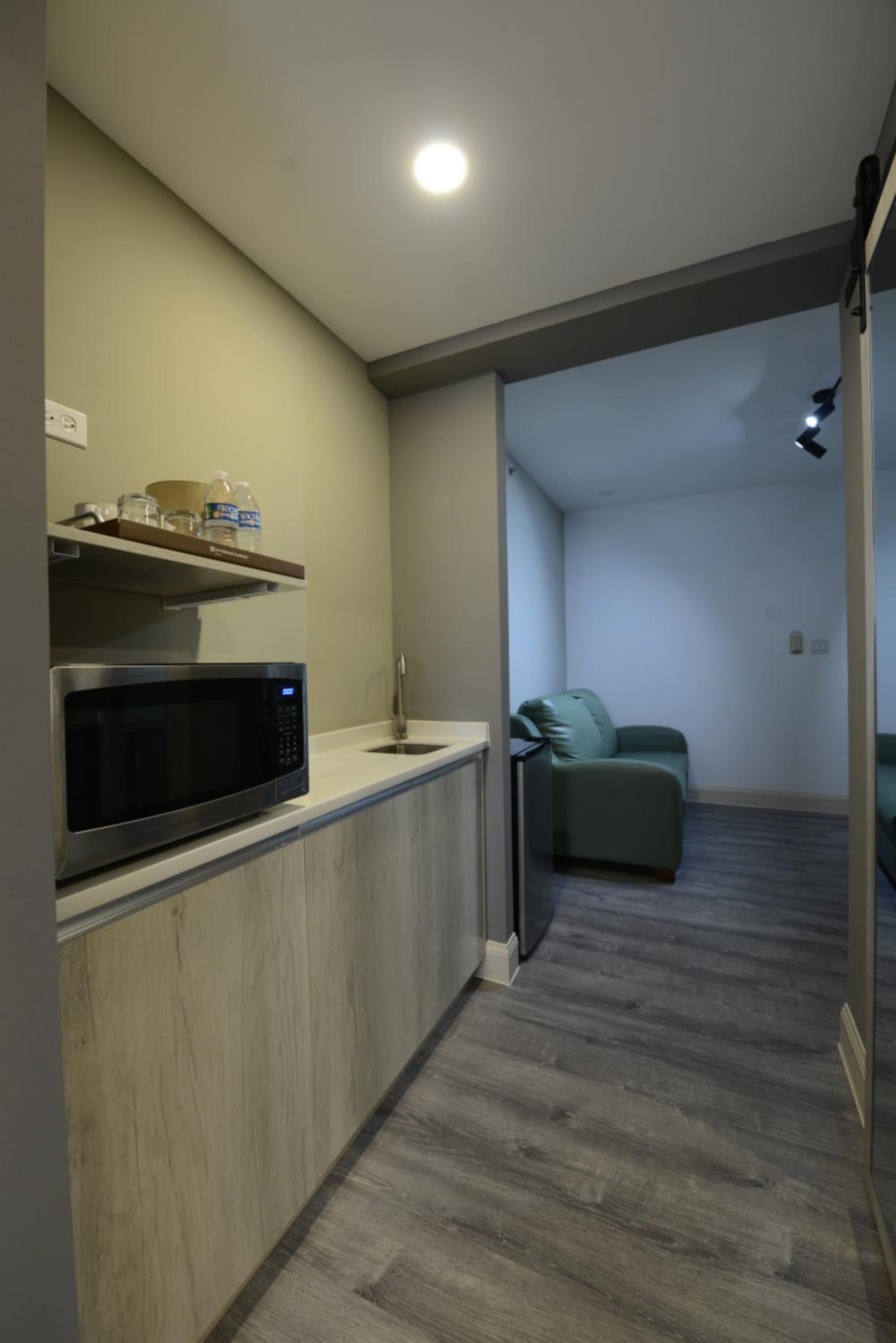 Twin Room - Non-Smoking photo 3