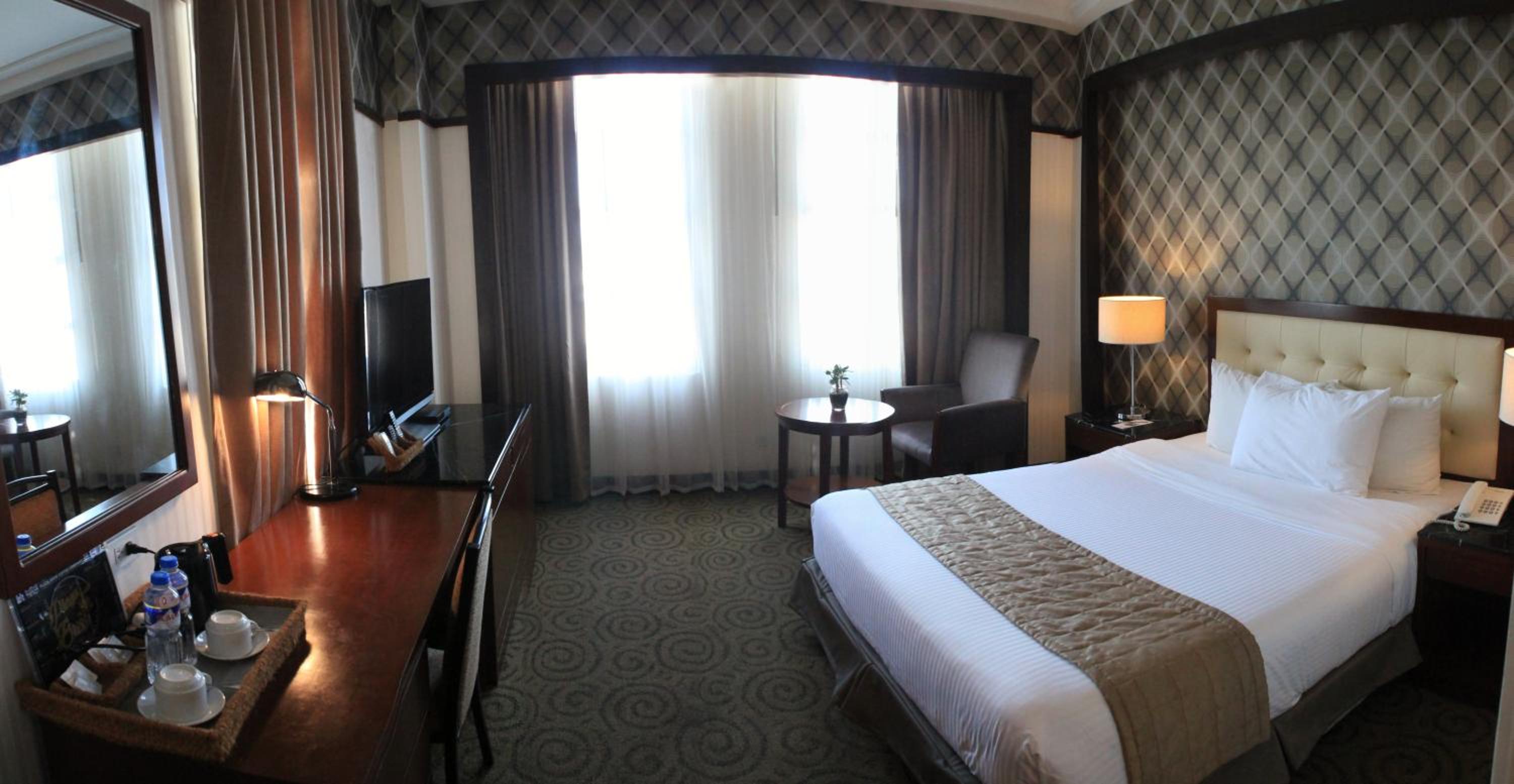 Executive Queen Room