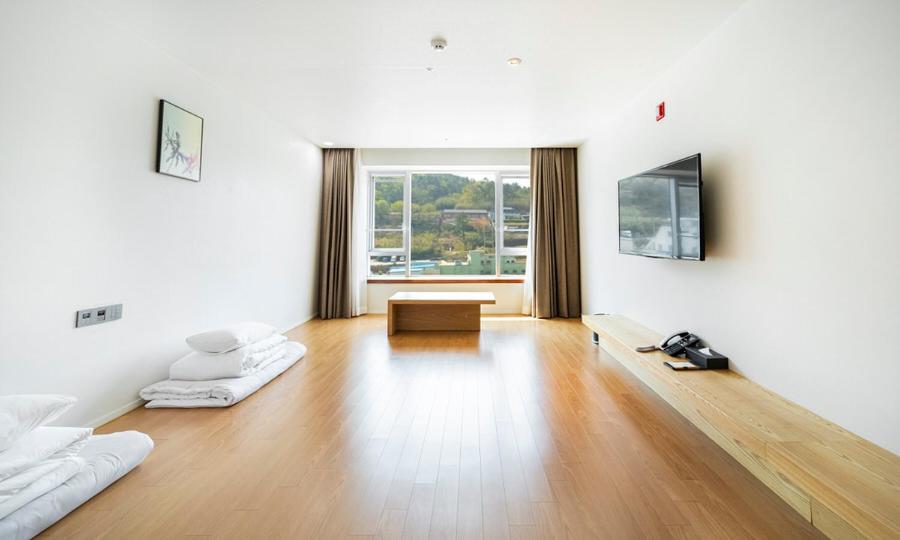 Standard Ondol Room with Mountain View