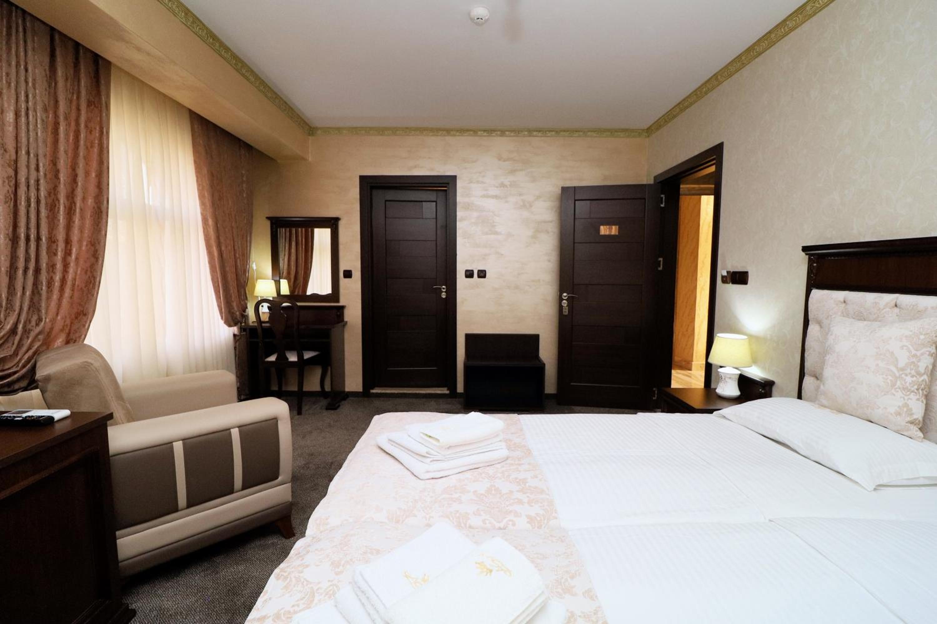 Standard Double Room - Photo 3