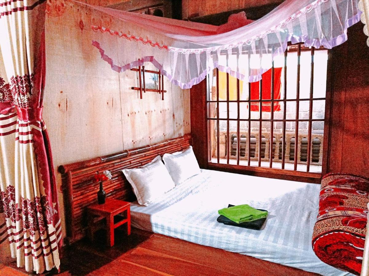 Single Bed in Mixed Dormitory Room