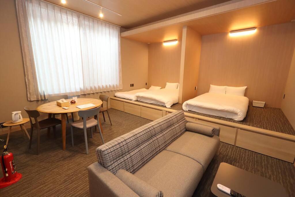 One-Bedroom Apartment - Photo 19