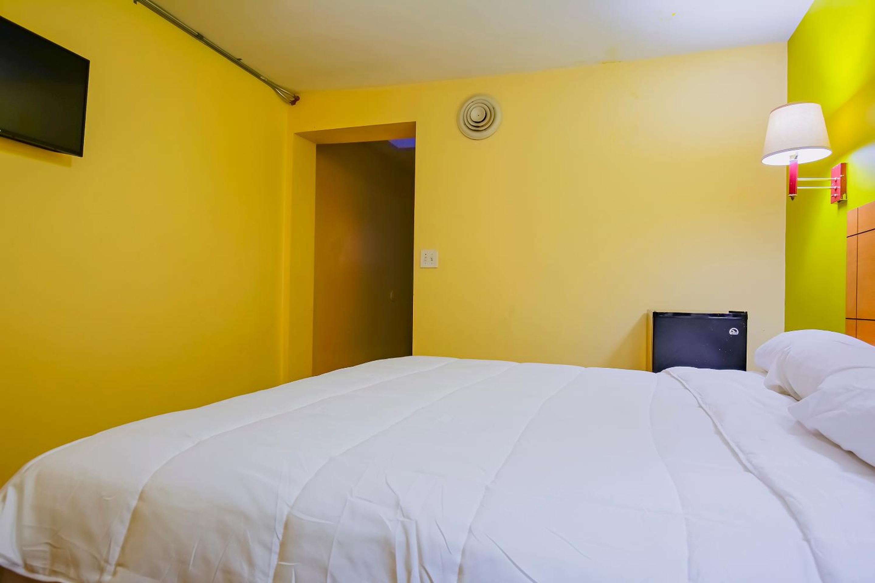 King Room - Disability Access photo 3