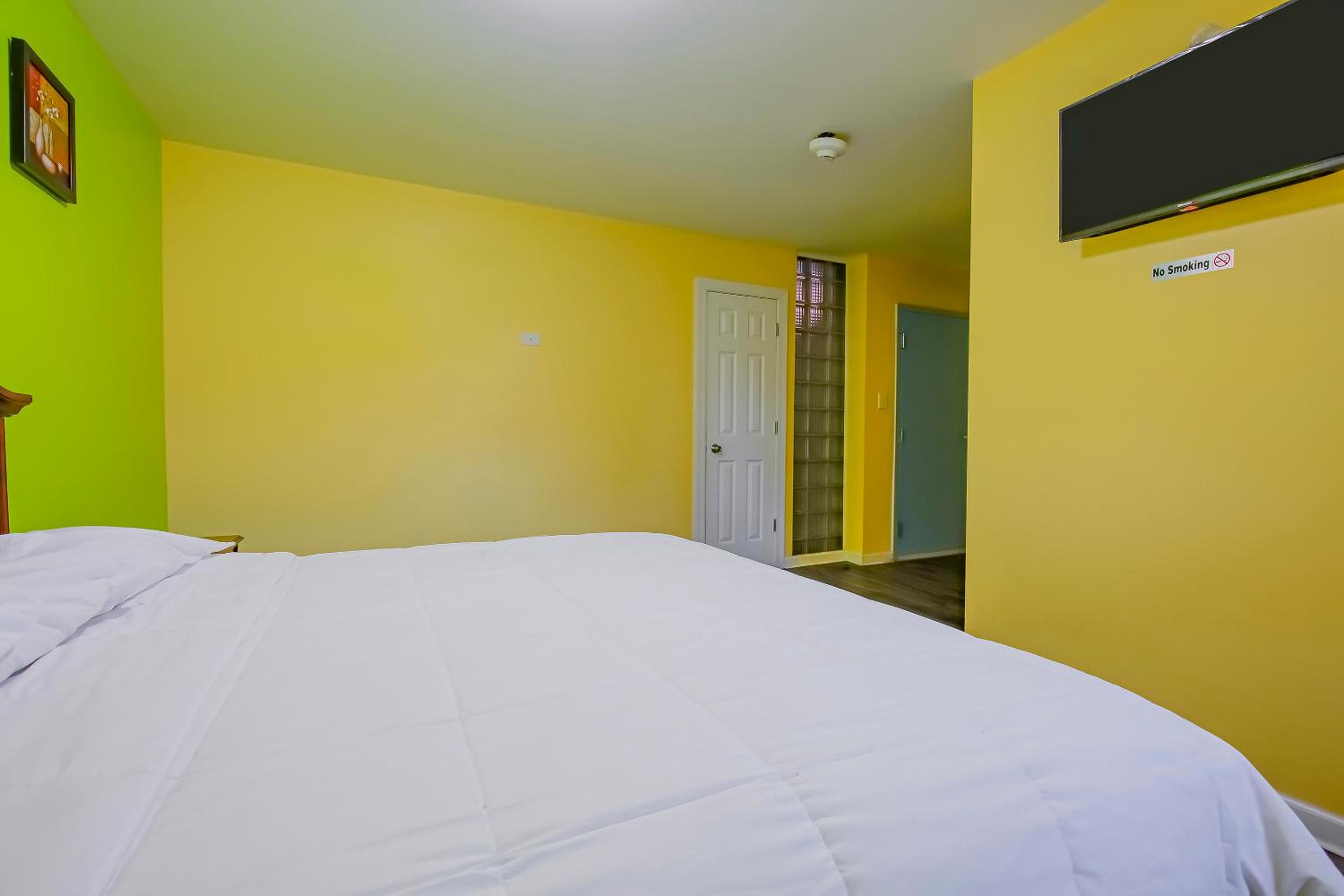 King Room - Disability Access photo 2