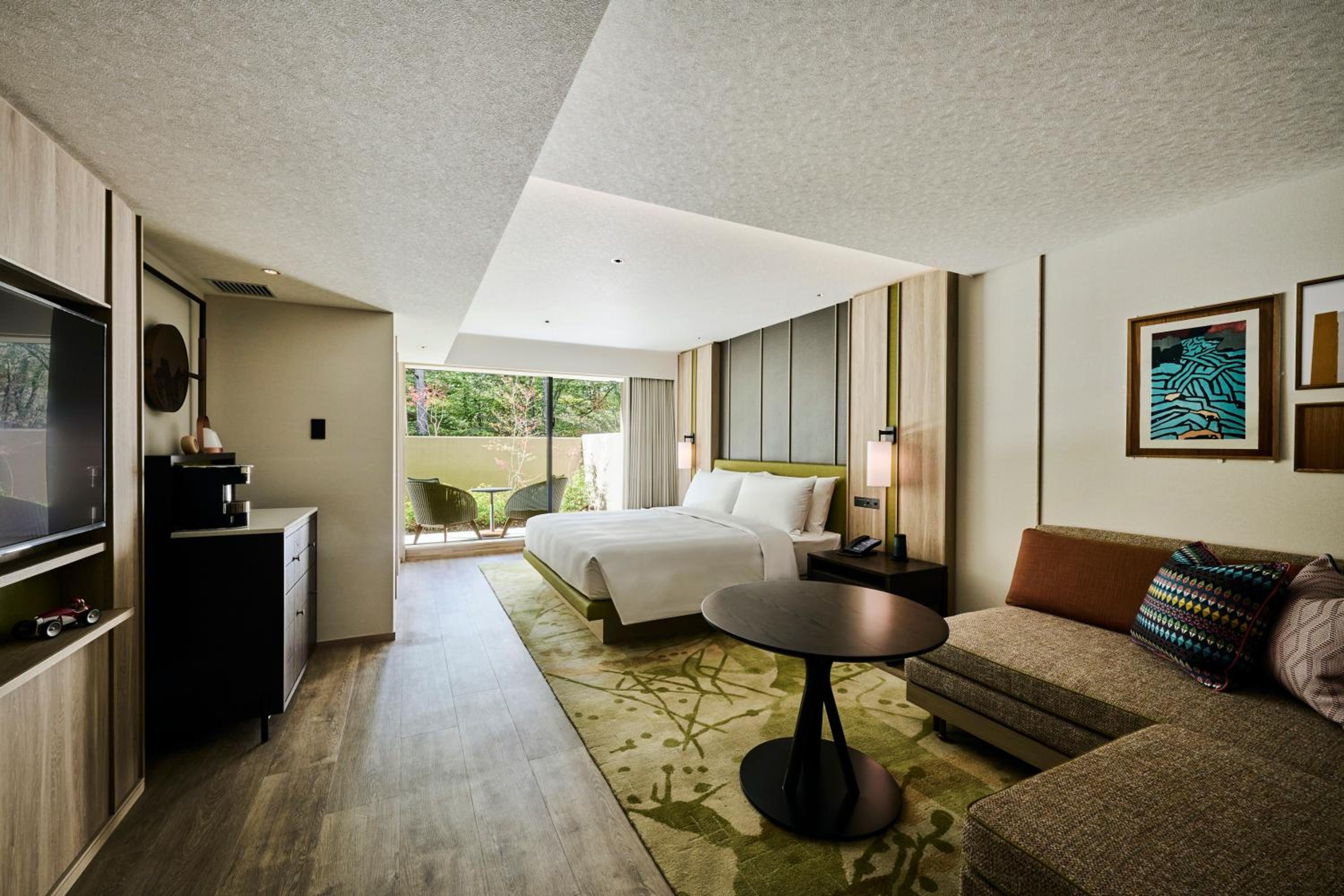 Suite with One King Bed (Non Smoking) - Photo 1