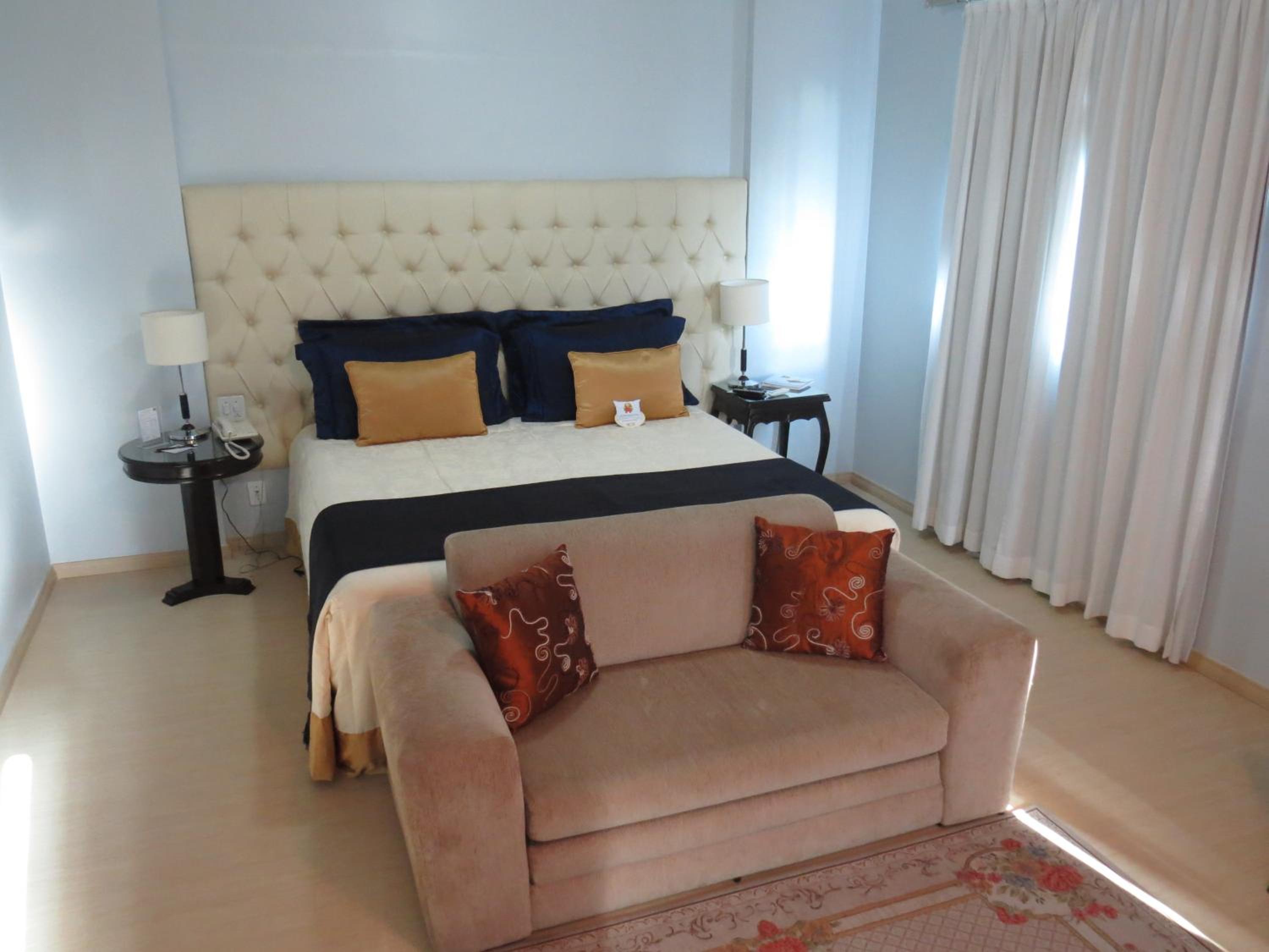 Senior Suite - Photo 13
