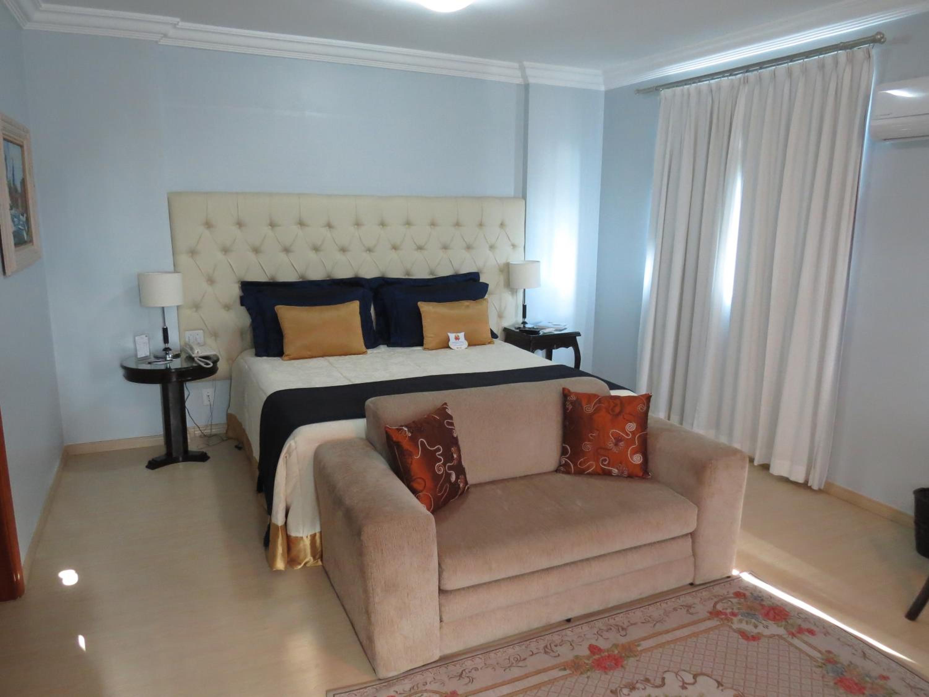 Senior Suite - Photo 18