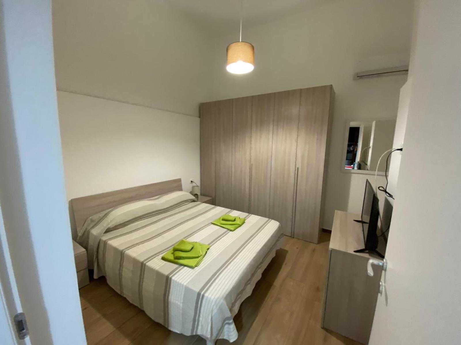 One-Bedroom Apartment - Photo 1