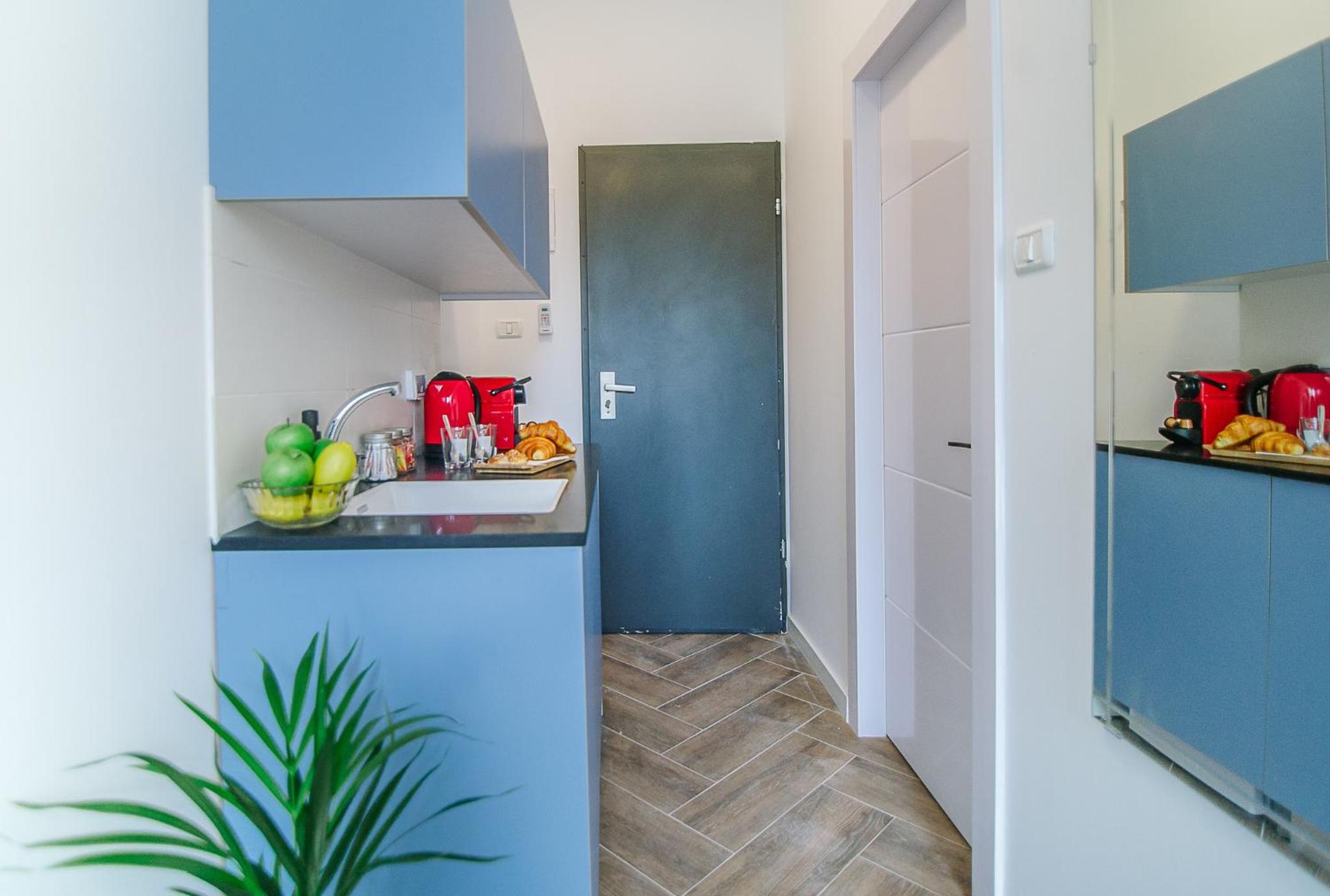 Double Room - Photo 15